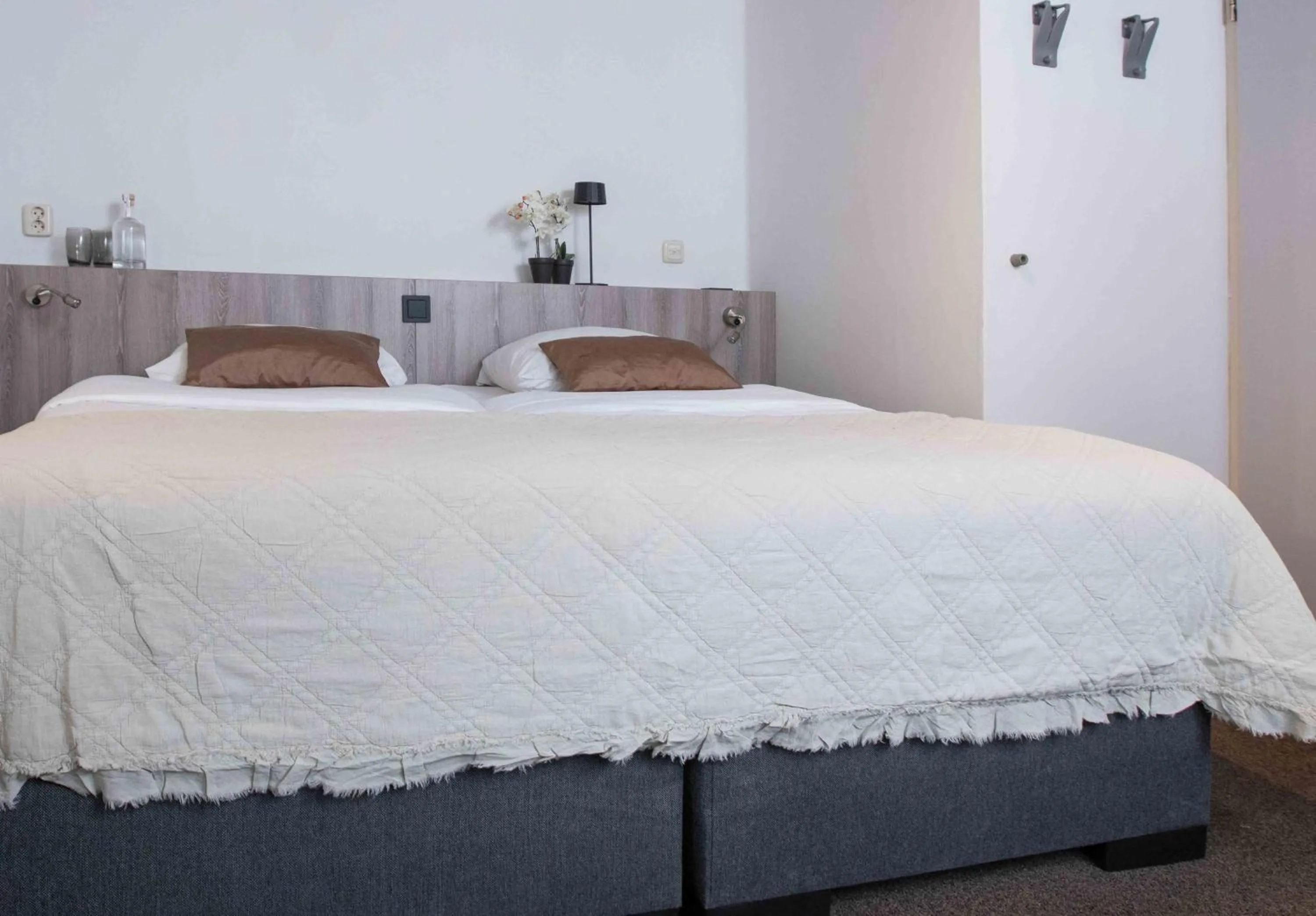 Bed in Hampshire Hotel Petit Nord