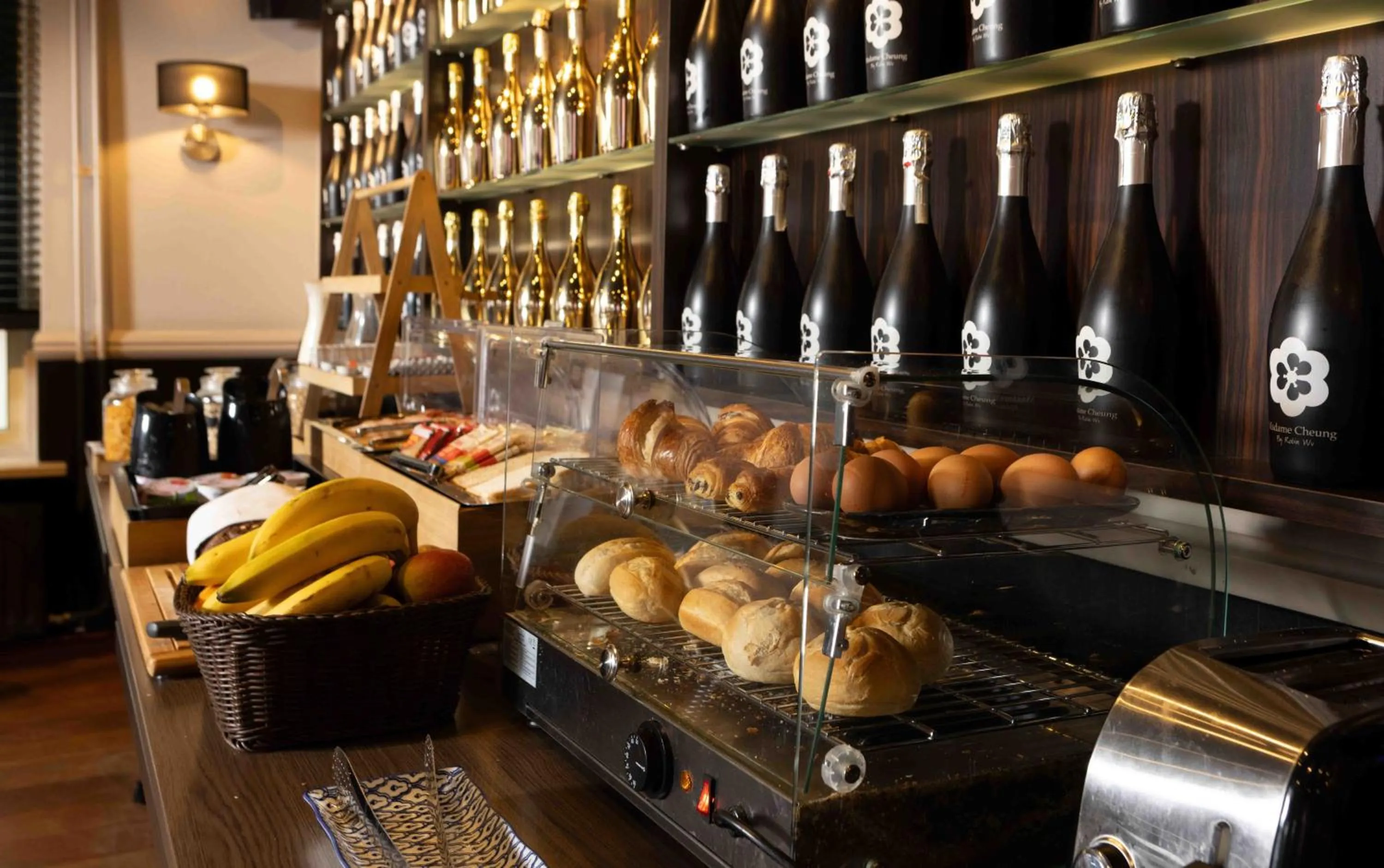 Breakfast in Hampshire Hotel Petit Nord