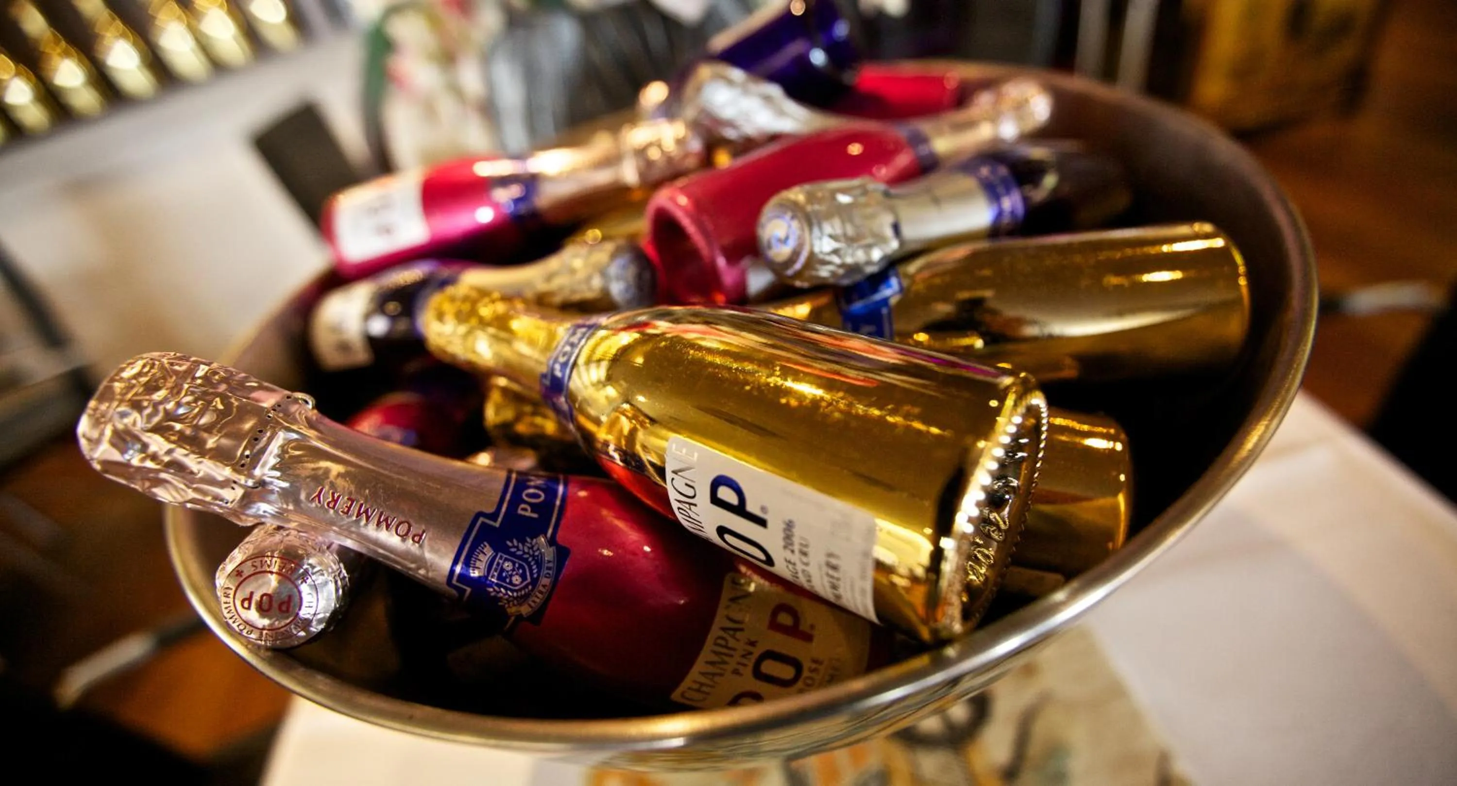 Food and drinks in Hampshire Hotel Petit Nord