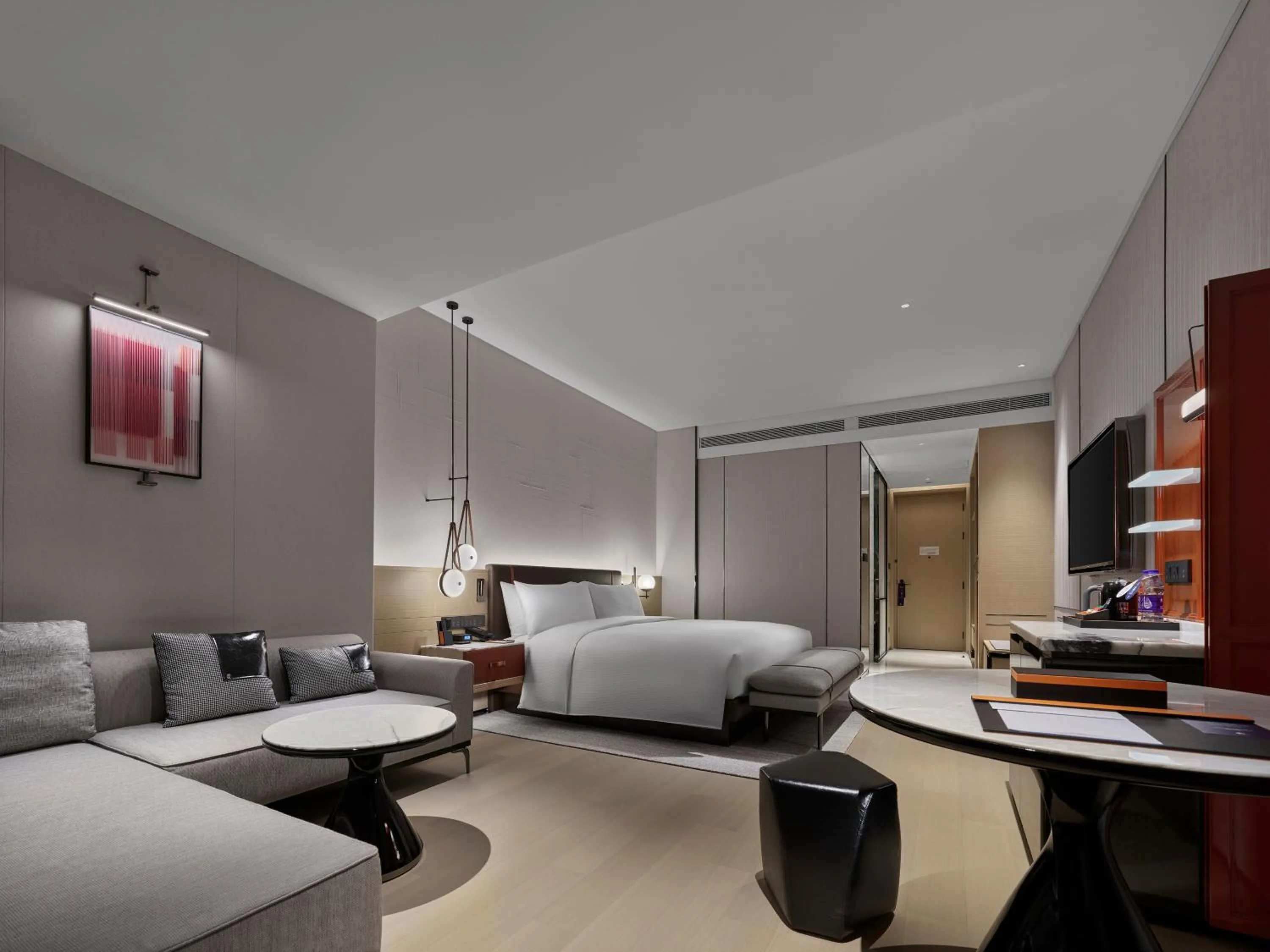 Bedroom, Bed in DoubleTree By Hilton Cangnan