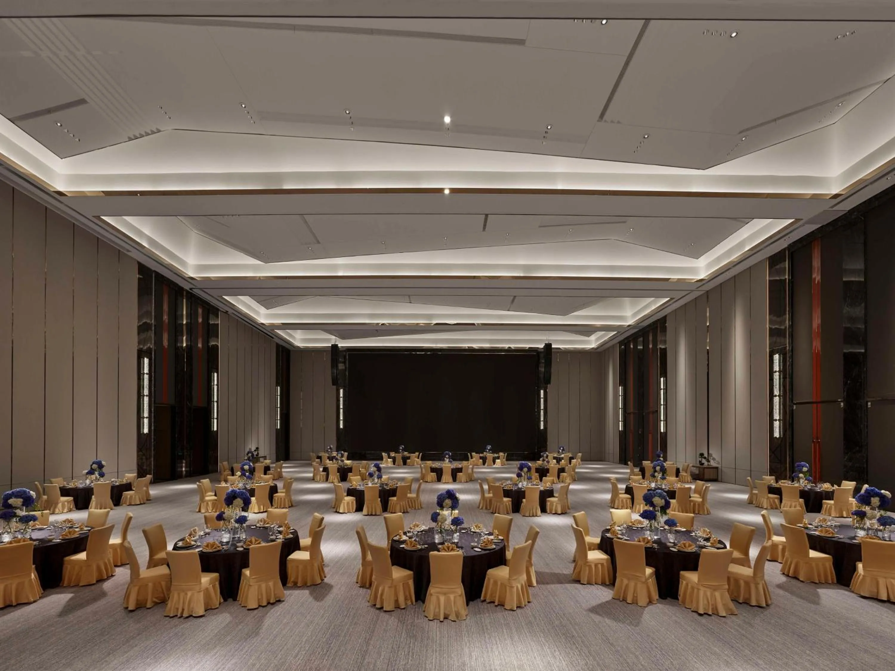 Meeting/conference room in DoubleTree By Hilton Cangnan