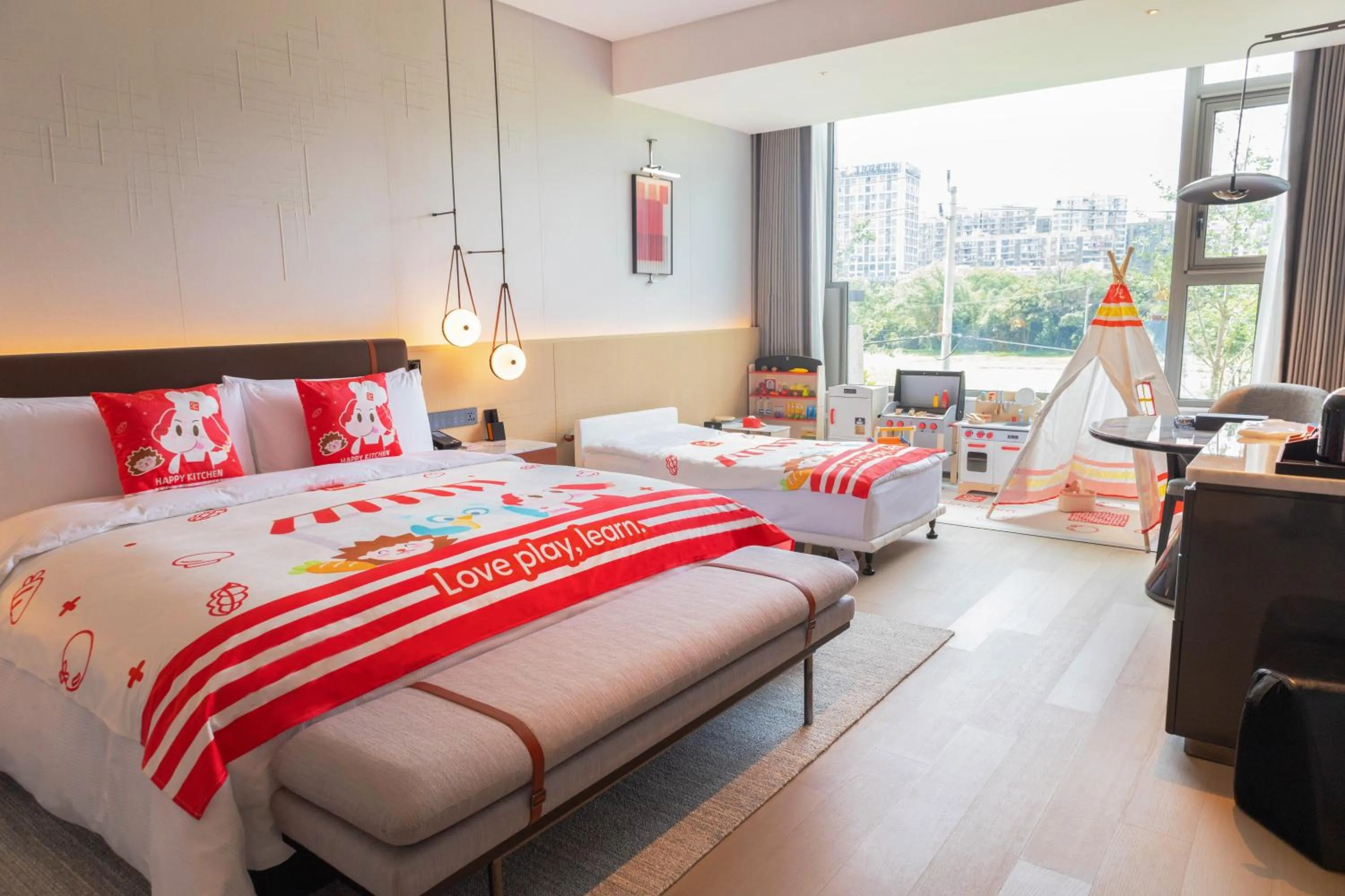 Photo of the whole room, Bed in DoubleTree By Hilton Cangnan