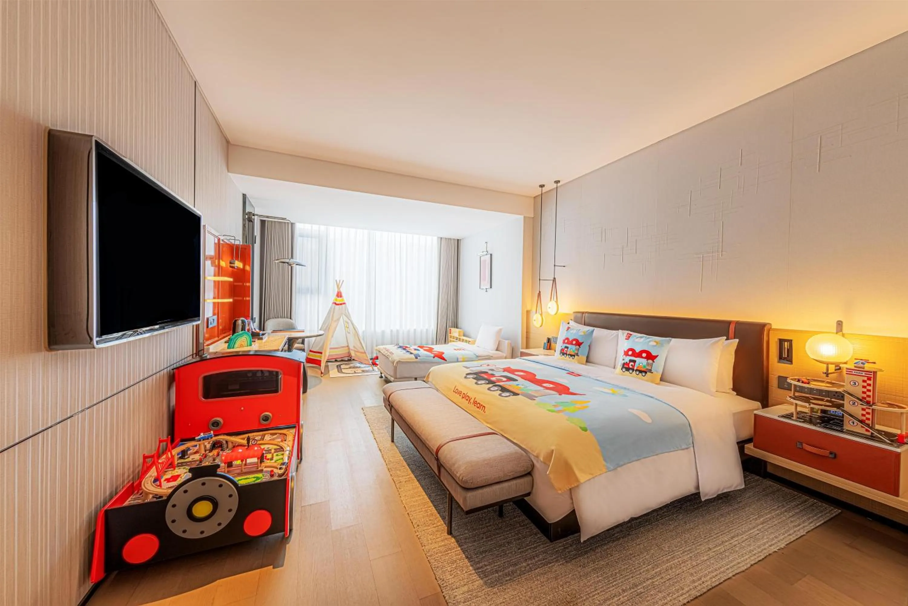 Bed in DoubleTree By Hilton Cangnan