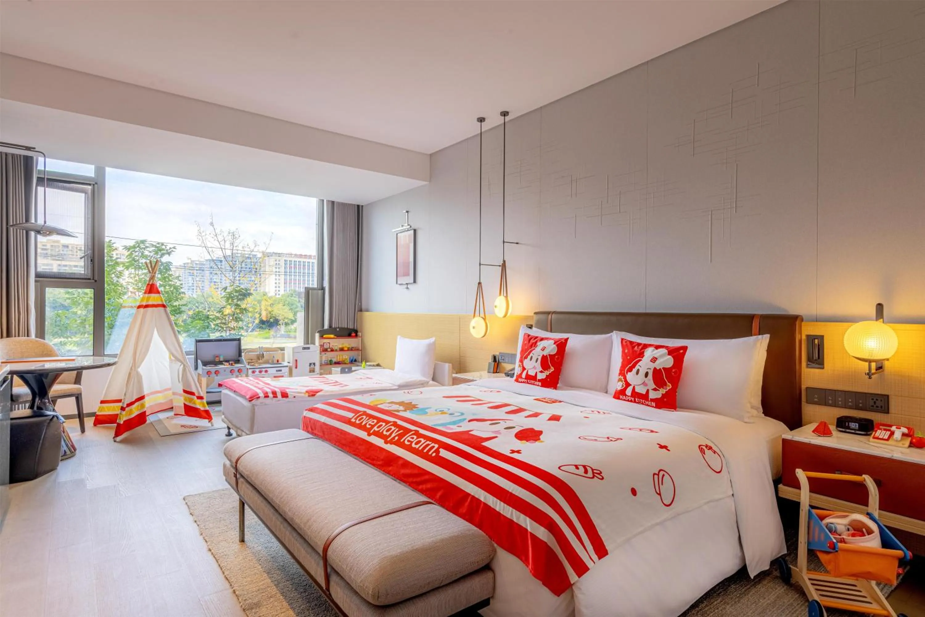 Bed in DoubleTree By Hilton Cangnan