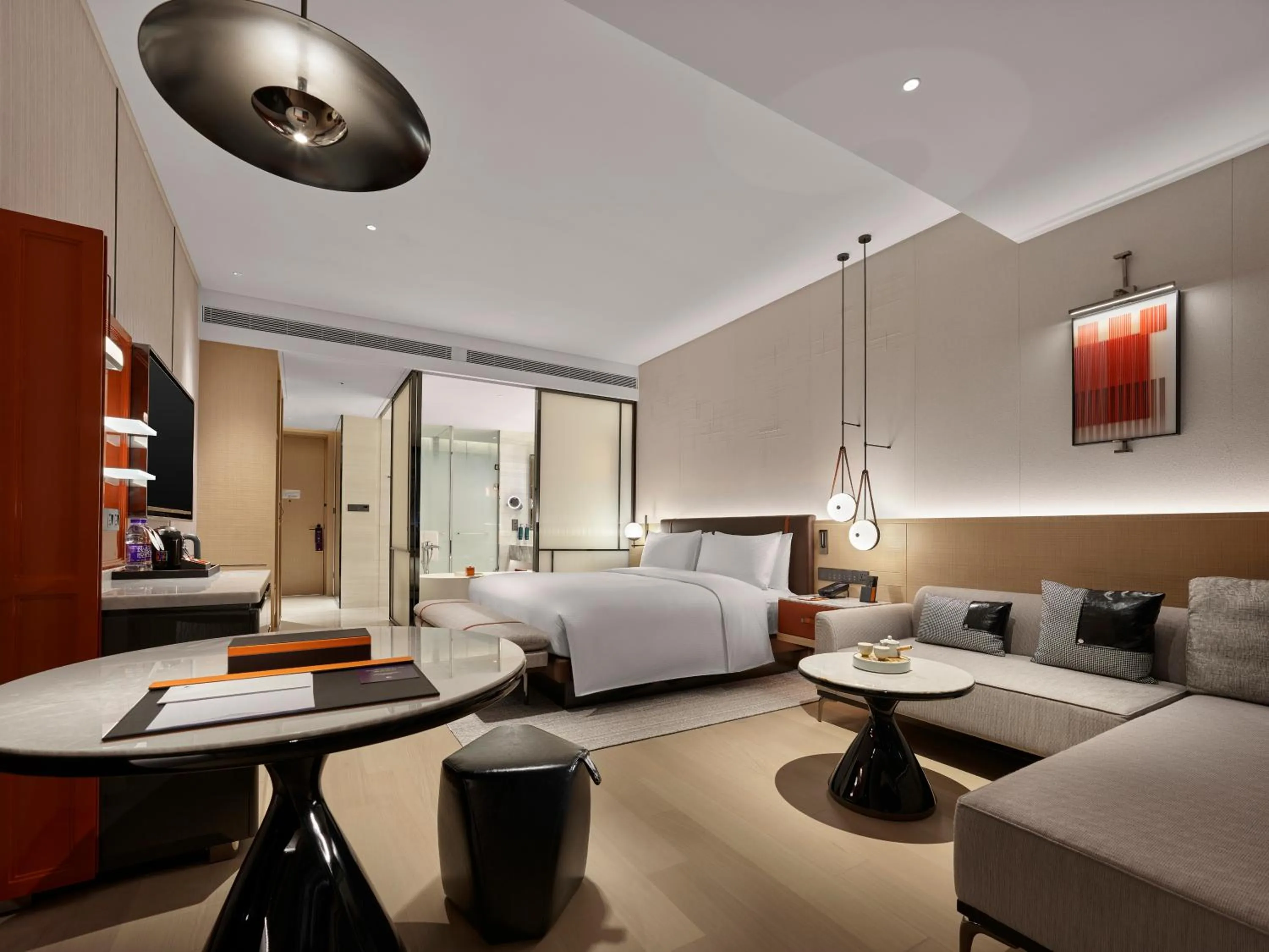 Photo of the whole room, Bed in DoubleTree By Hilton Cangnan