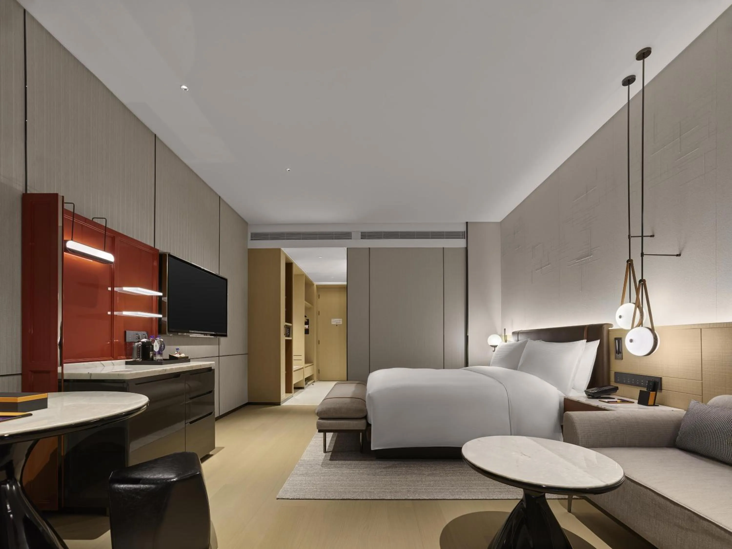 Bed in DoubleTree By Hilton Cangnan