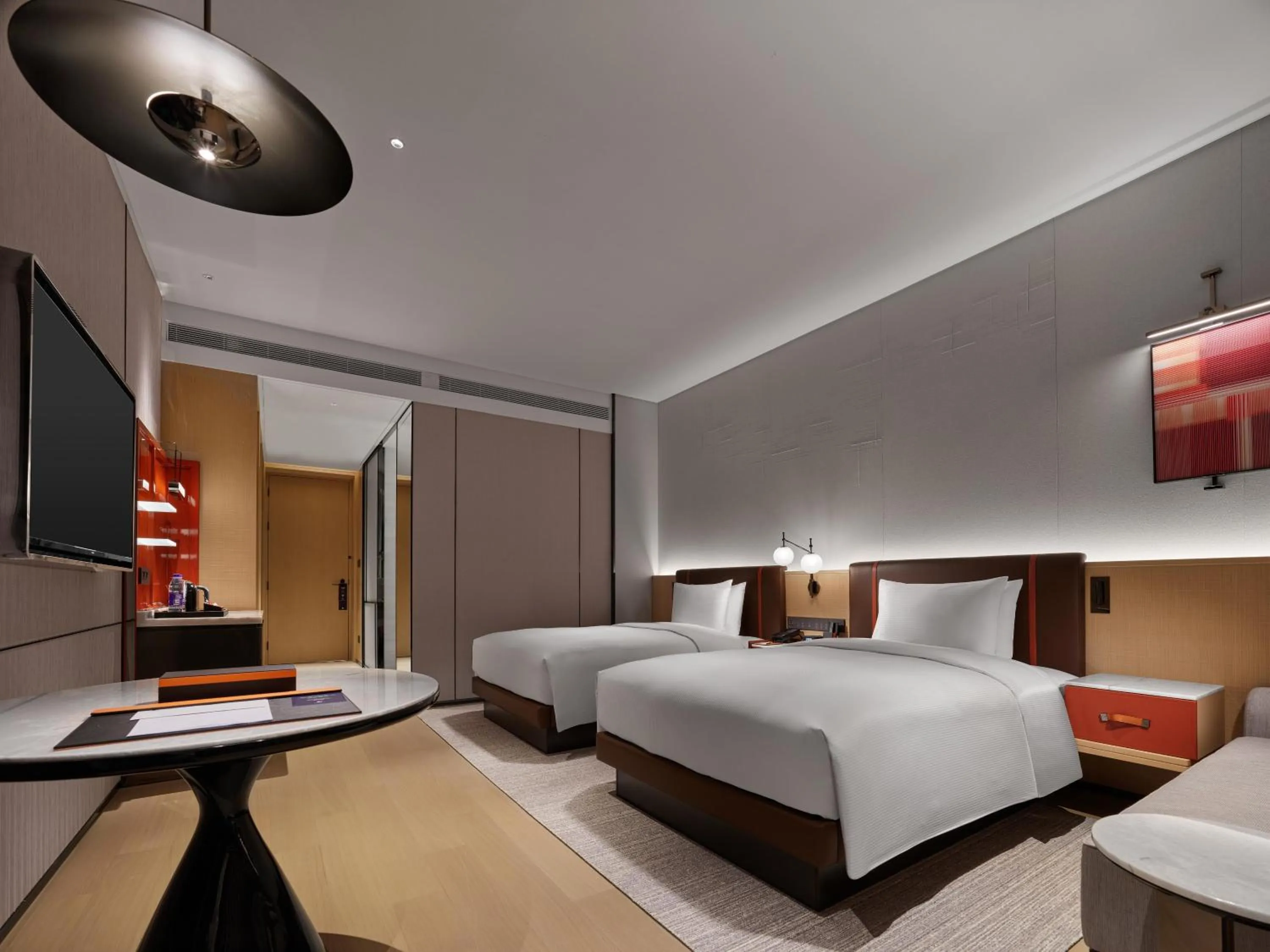 Bed in DoubleTree By Hilton Cangnan