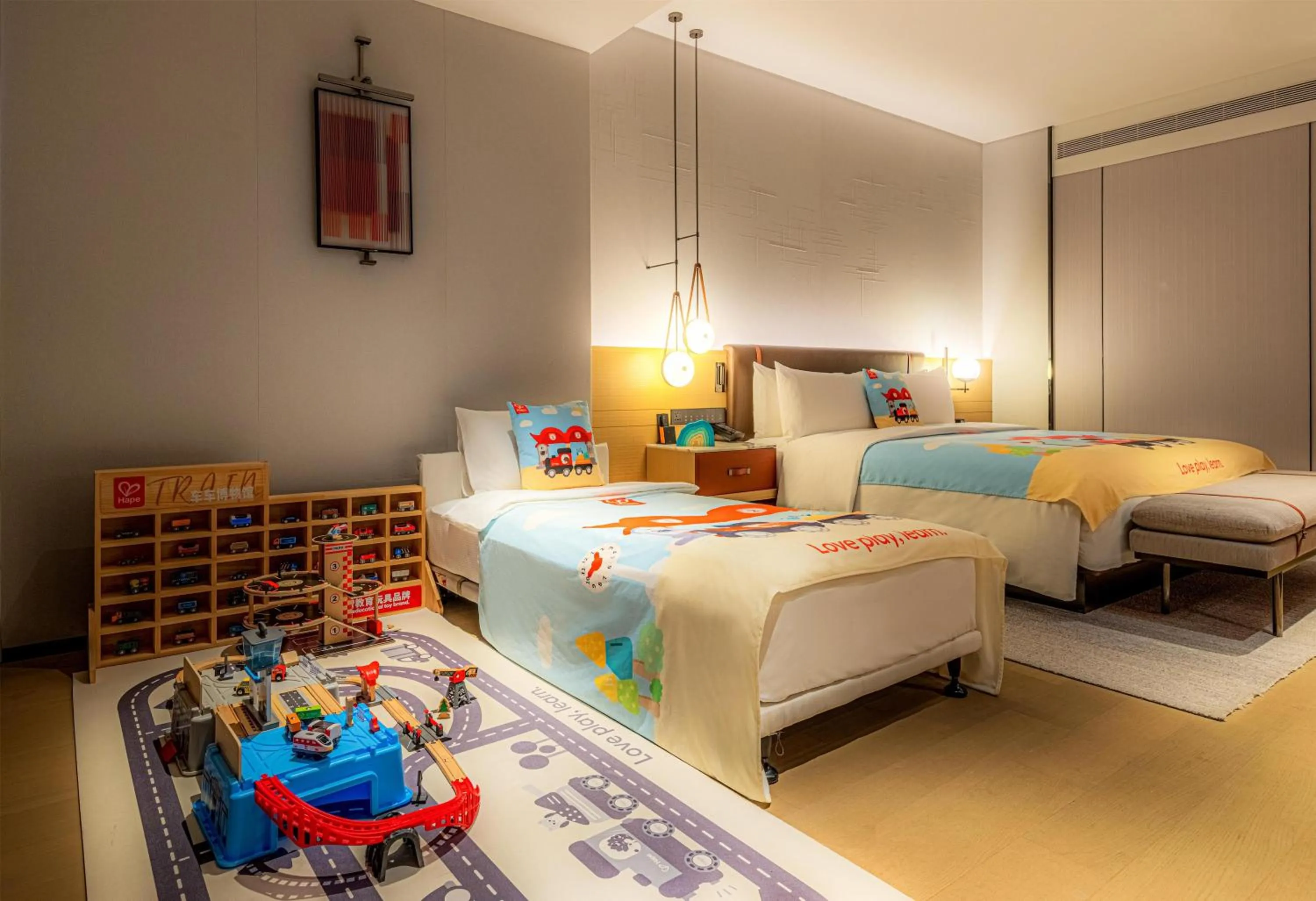 Bed in DoubleTree By Hilton Cangnan