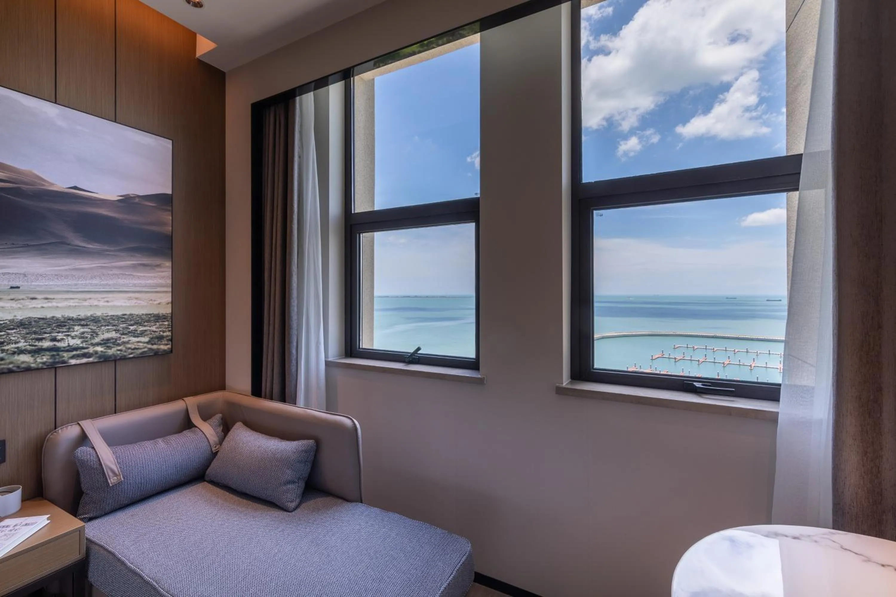 Atour Hotel Haikou Binhai Avenue Xixiu Beach