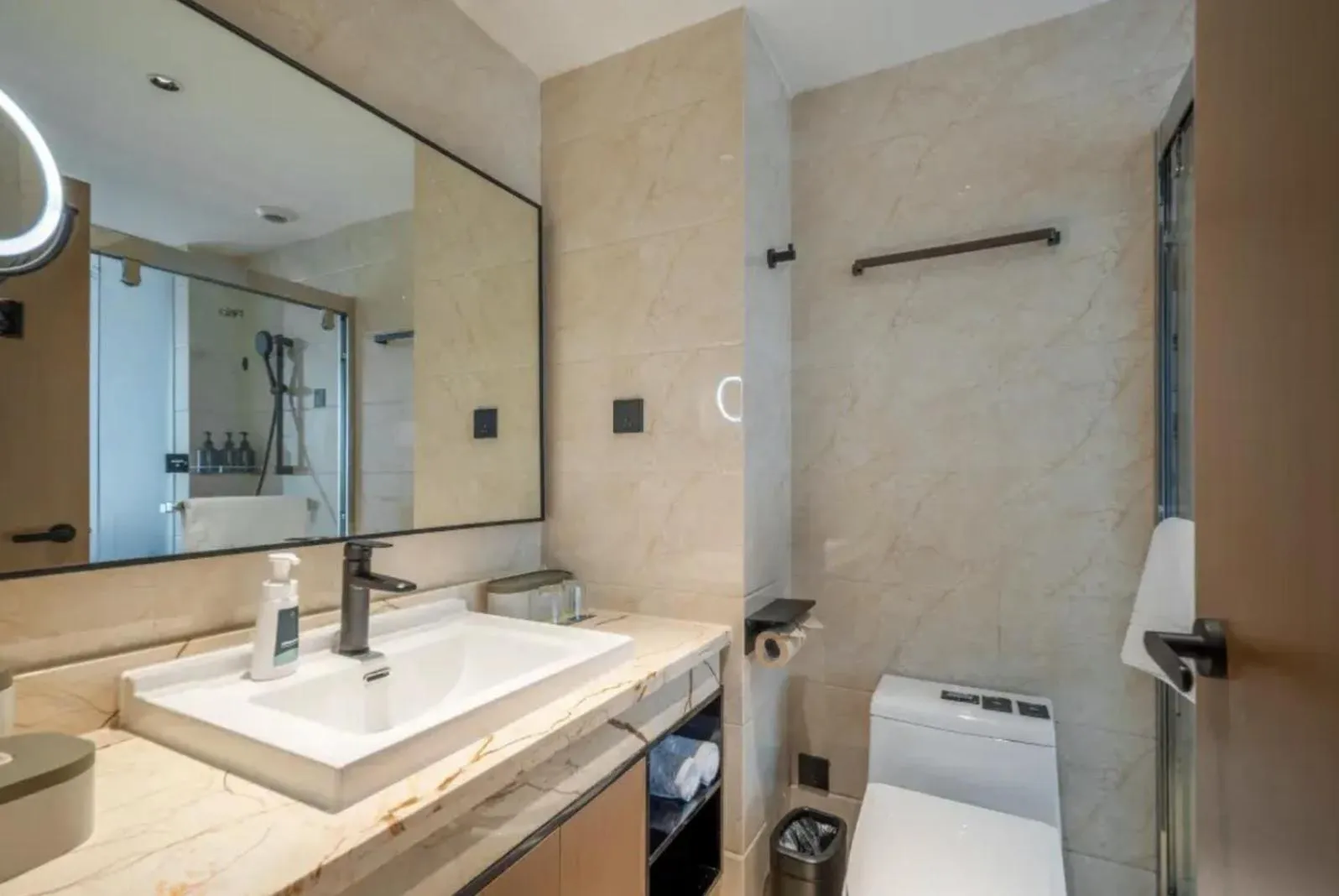 Bathroom in Atour X Hotel Hangzhou Wenyi Road