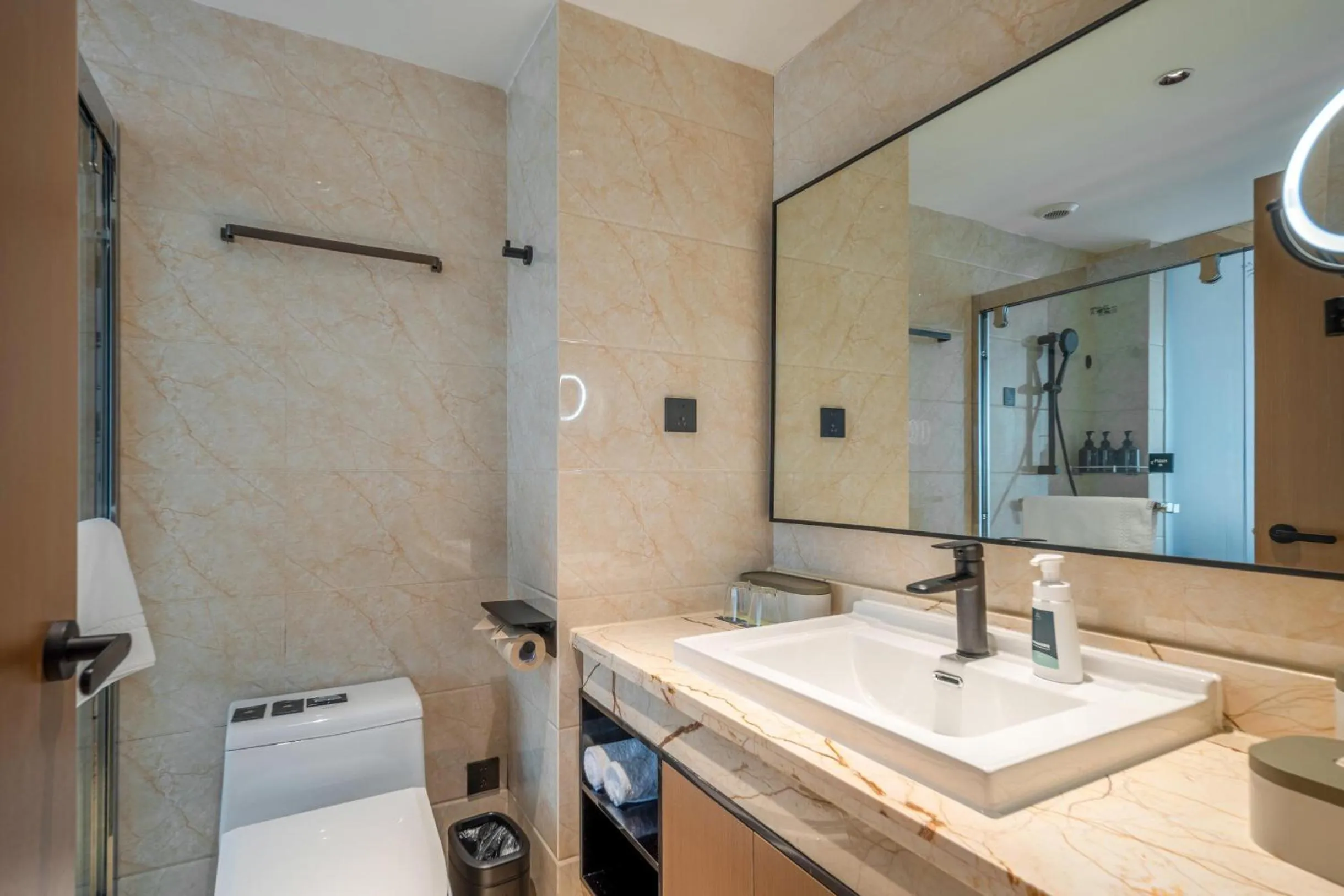 Toilet in Atour X Hotel Hangzhou Wenyi Road