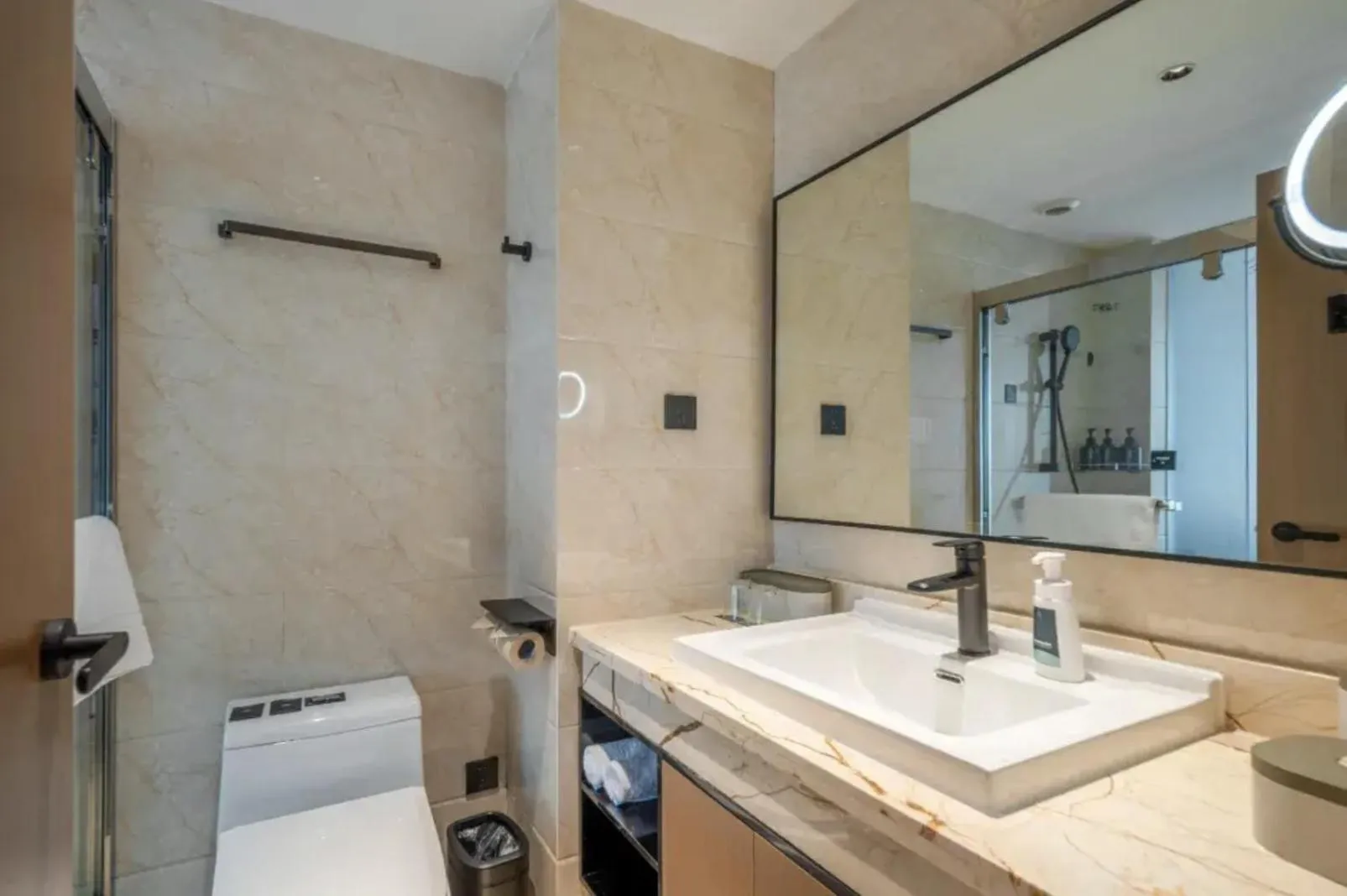 Toilet in Atour X Hotel Hangzhou Wenyi Road