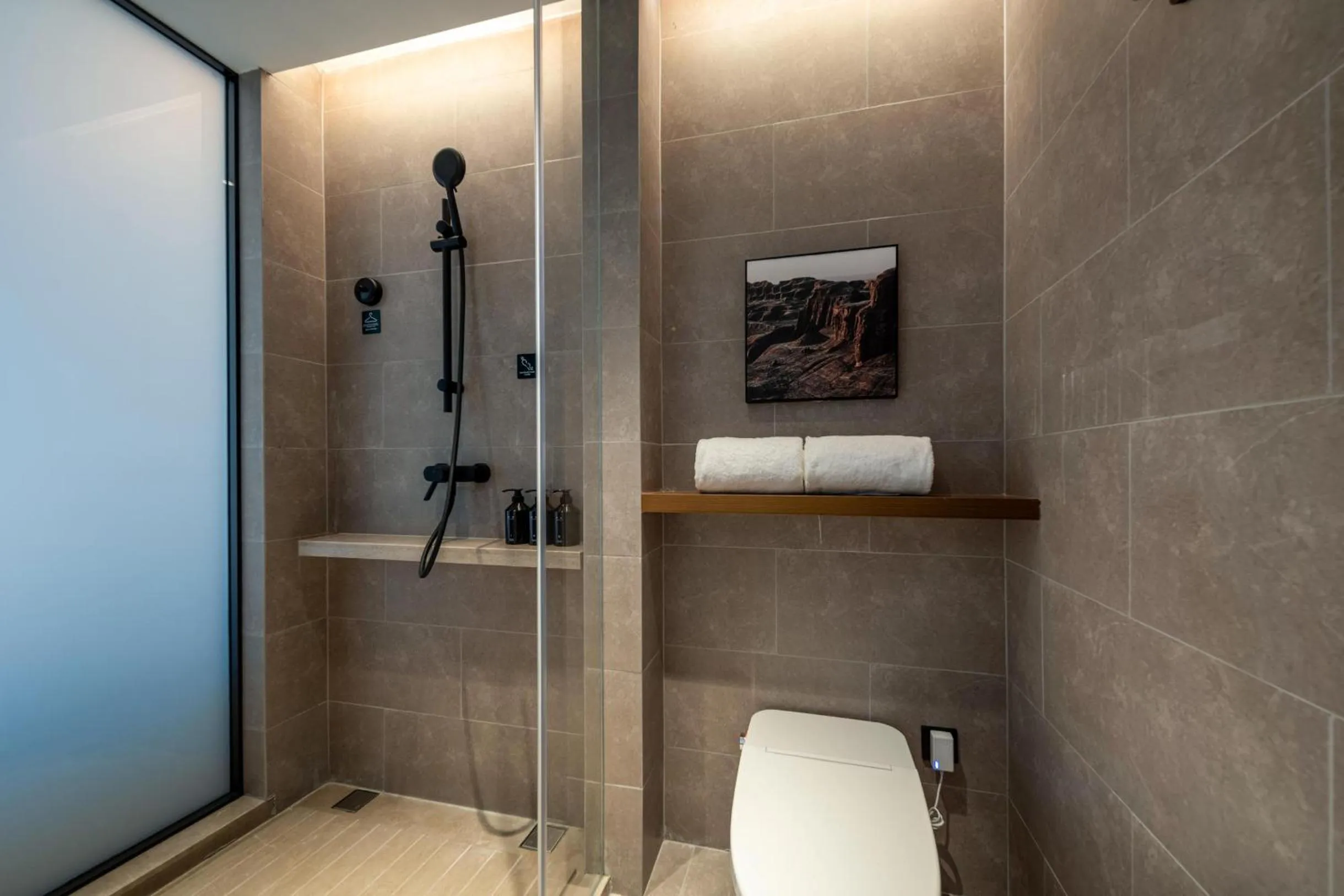 Atour Hotel Taizhou Linhai Toumen Port