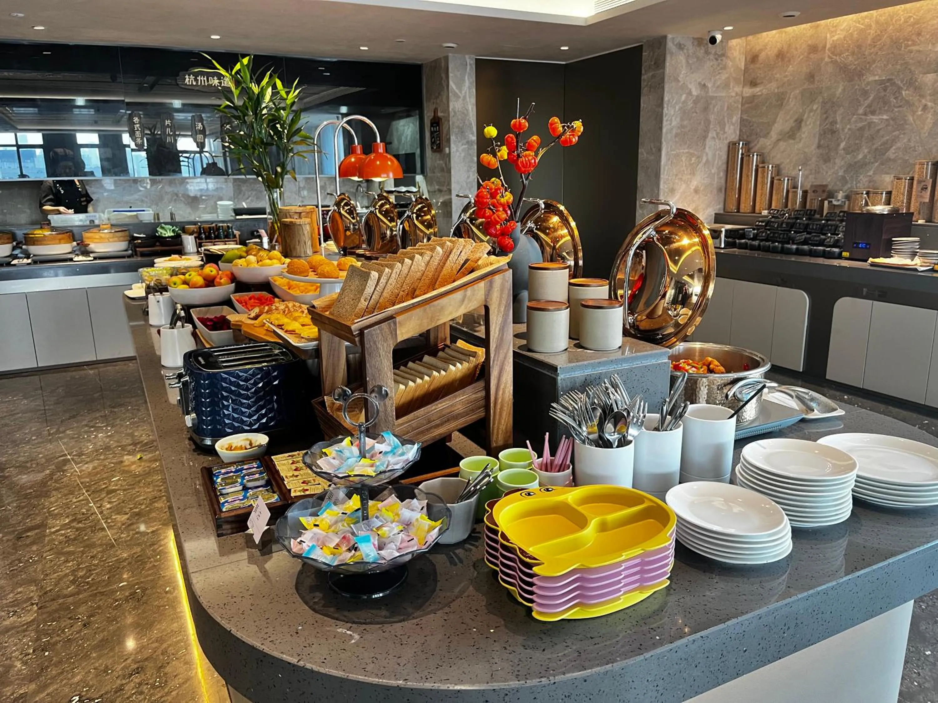 Atour Hotel Hangzhou East Railway Station West Square