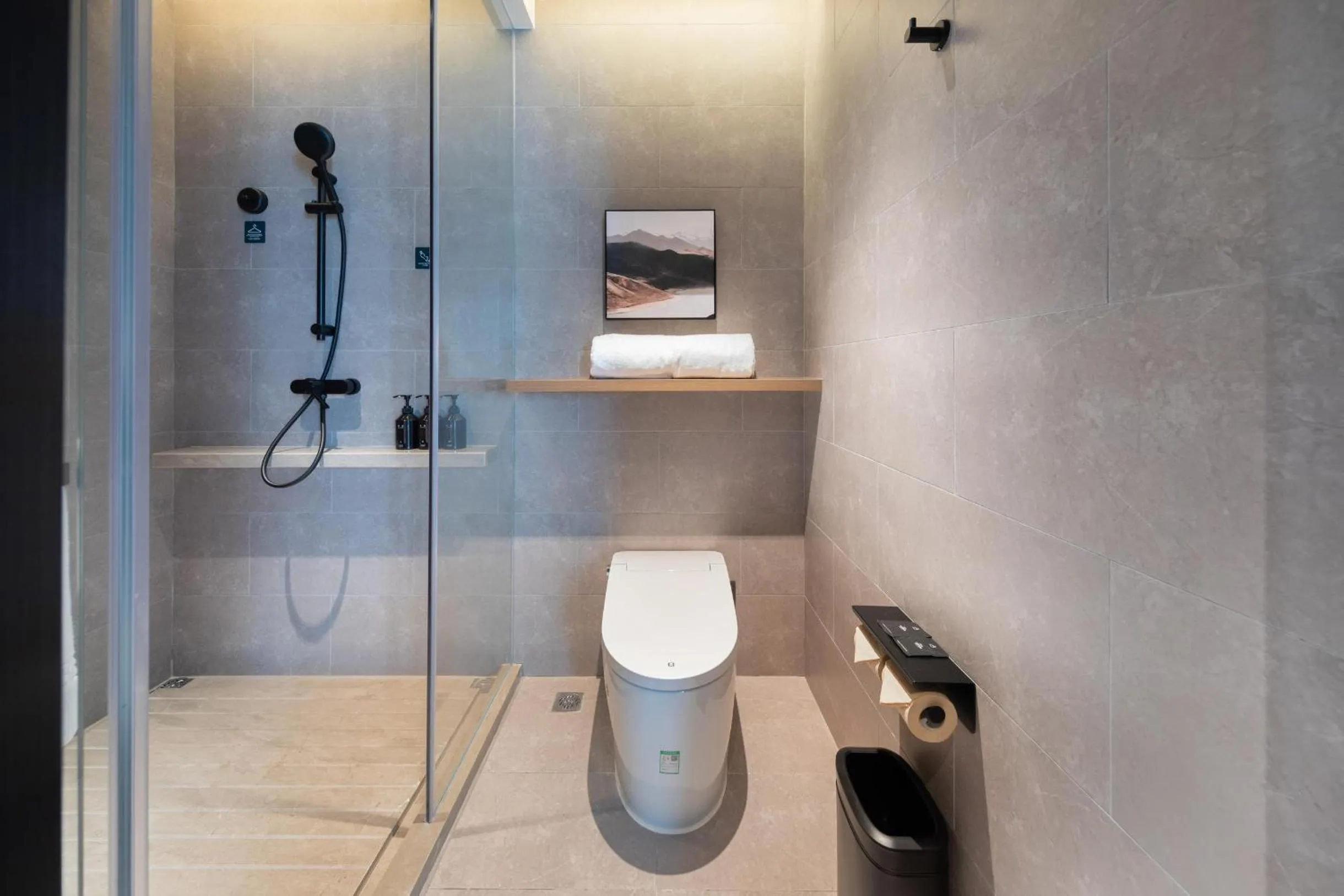 Bathroom in Atour Hotel Shanwei High-Speed Railway Station Binhai Park