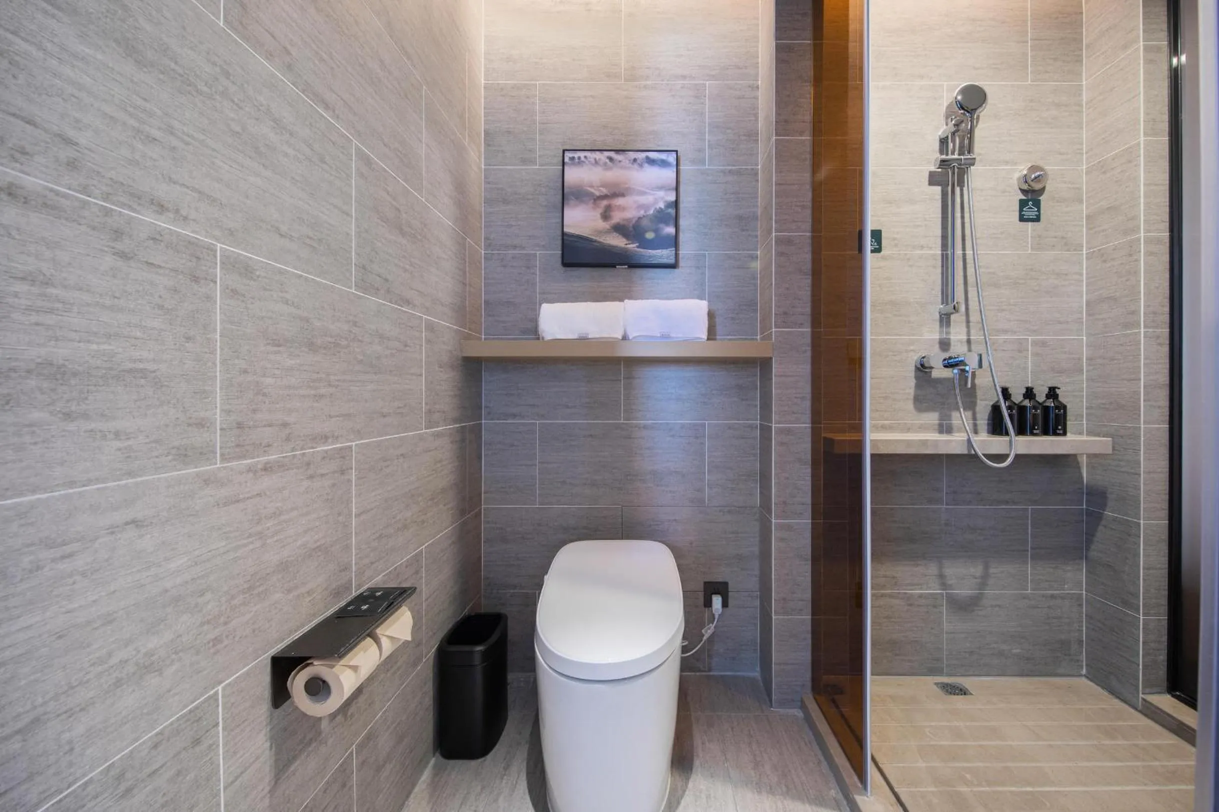 Toilet in Atour Hotel Wuhan University of Technology Jiedaokou