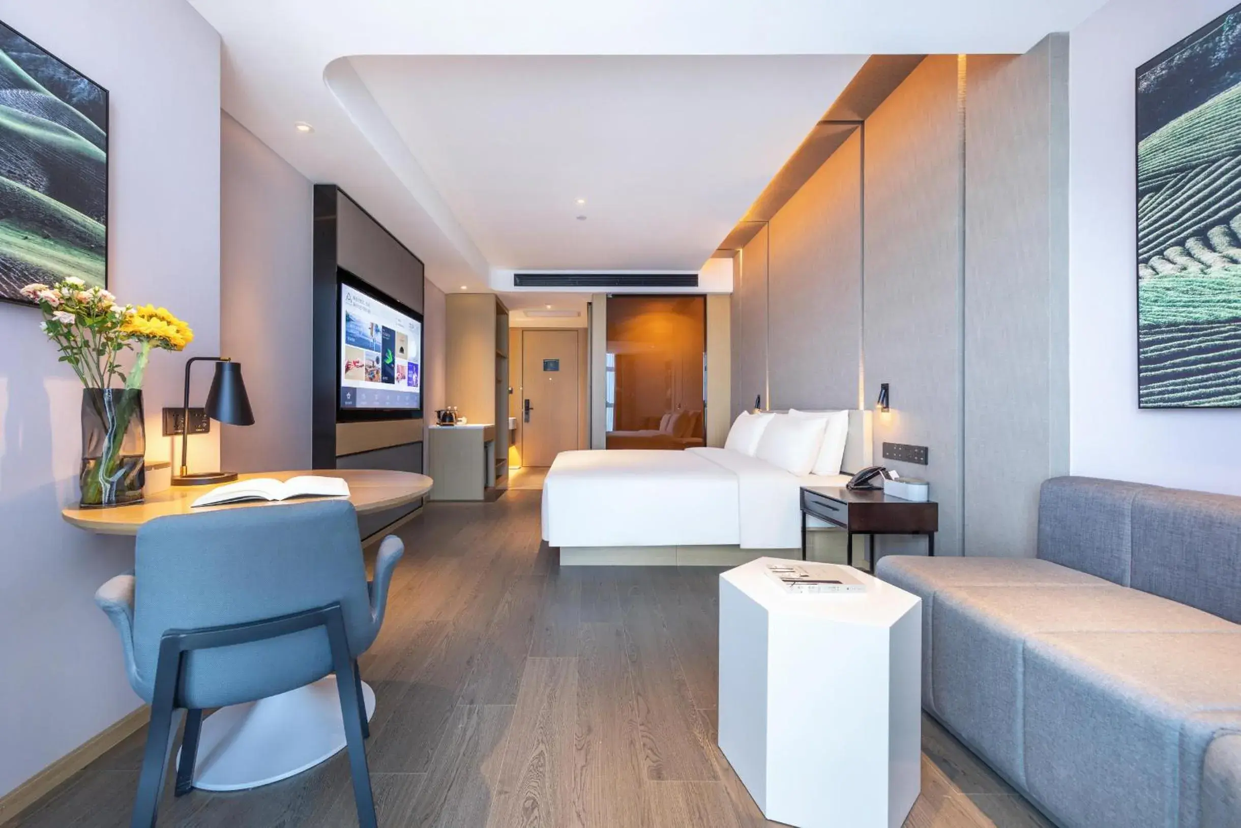 Photo of the whole room in Atour Hotel Wuhan University of Technology Jiedaokou Photo of the whole room in Atour Hotel Wuhan University of Technology Jiedaokou