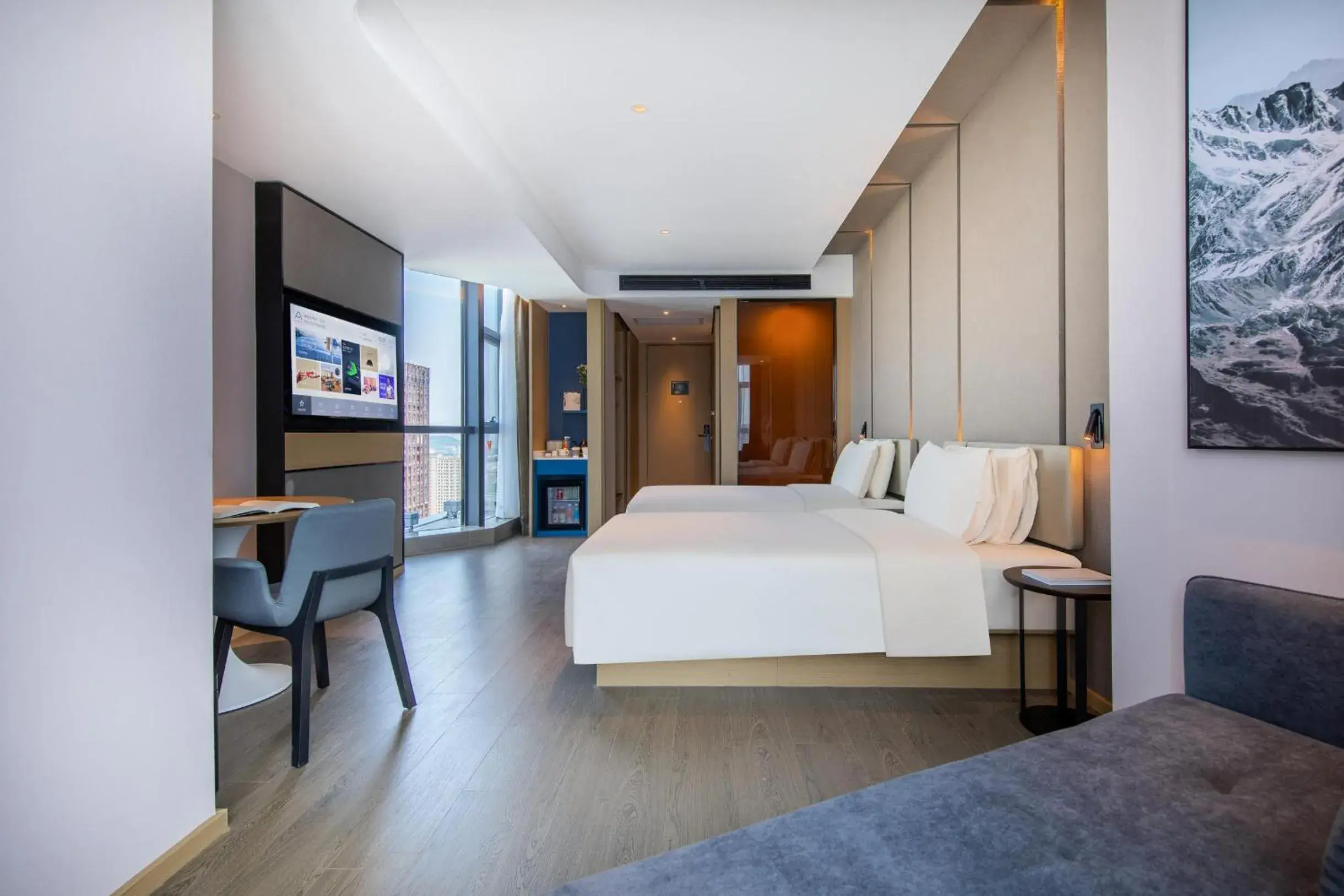 Photo of the whole room, Bed in Atour Hotel Wuhan University of Technology Jiedaokou Photo of the whole room, Bed in Atour Hotel Wuhan University of Technology Jiedaokou