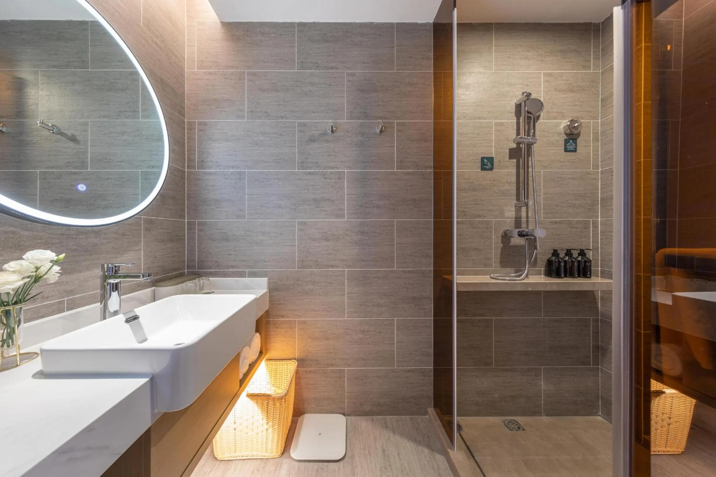 Bathroom in Atour Hotel Wuhan University of Technology Jiedaokou