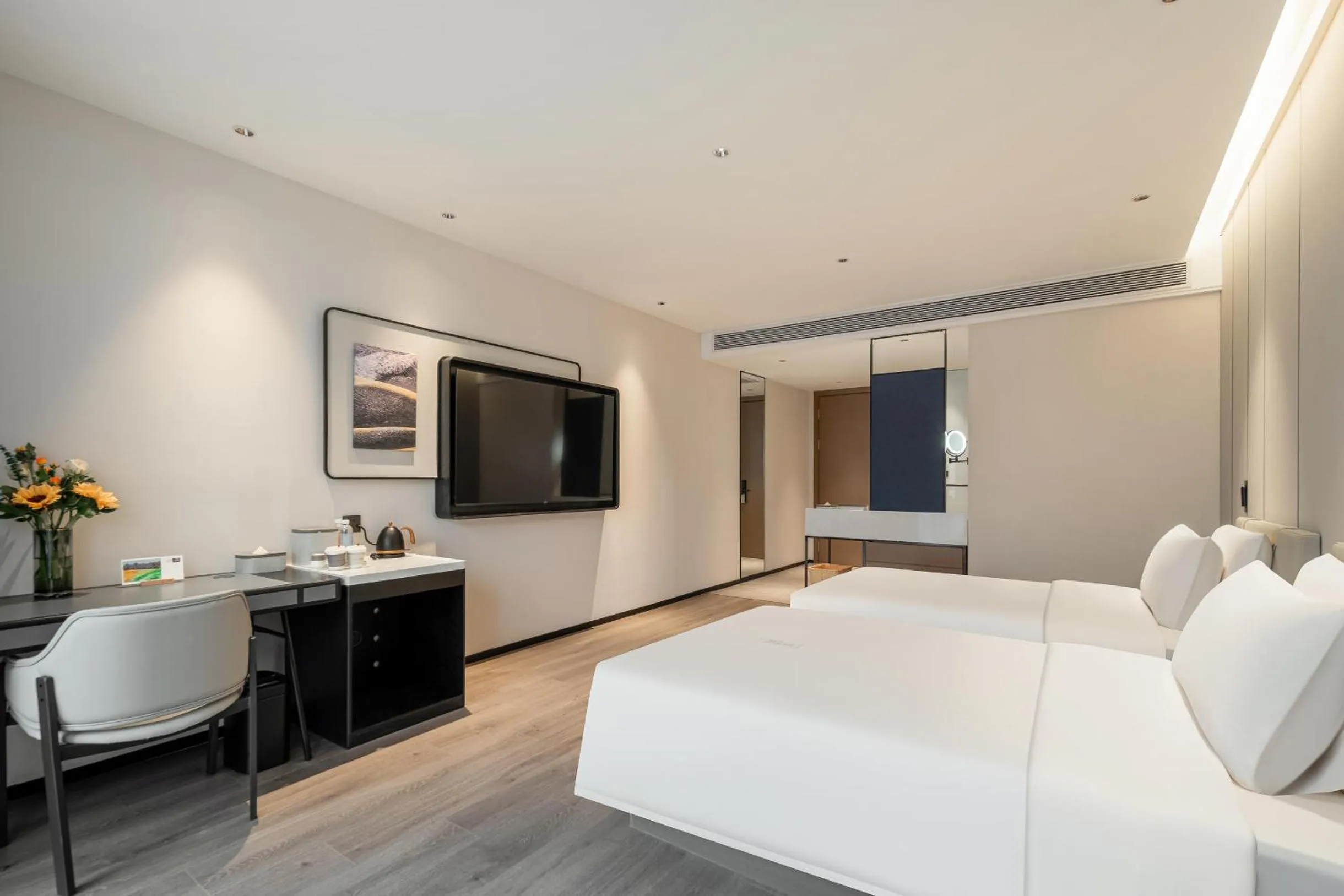 Bed in Atour Hotel Nantong Longxin Plaza