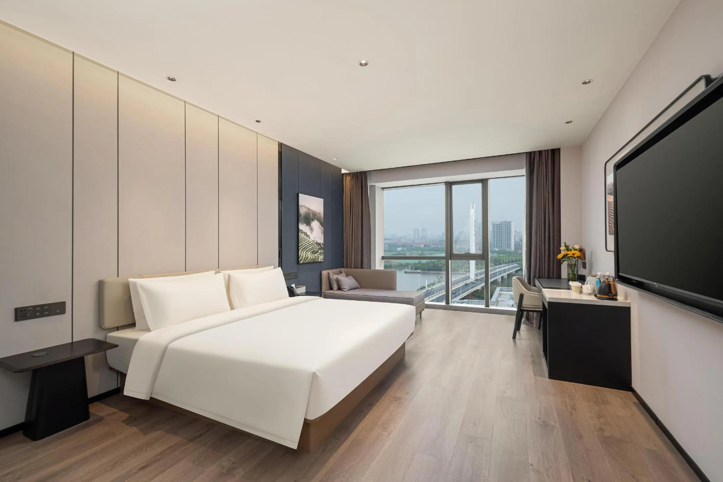 Bed in Atour Hotel Nantong Longxin Plaza