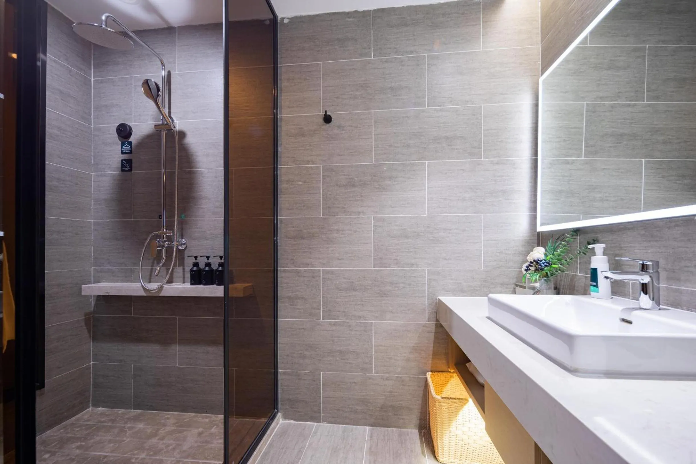 Atour Hotel Jincheng Gaoping High-Speed East Railway Station