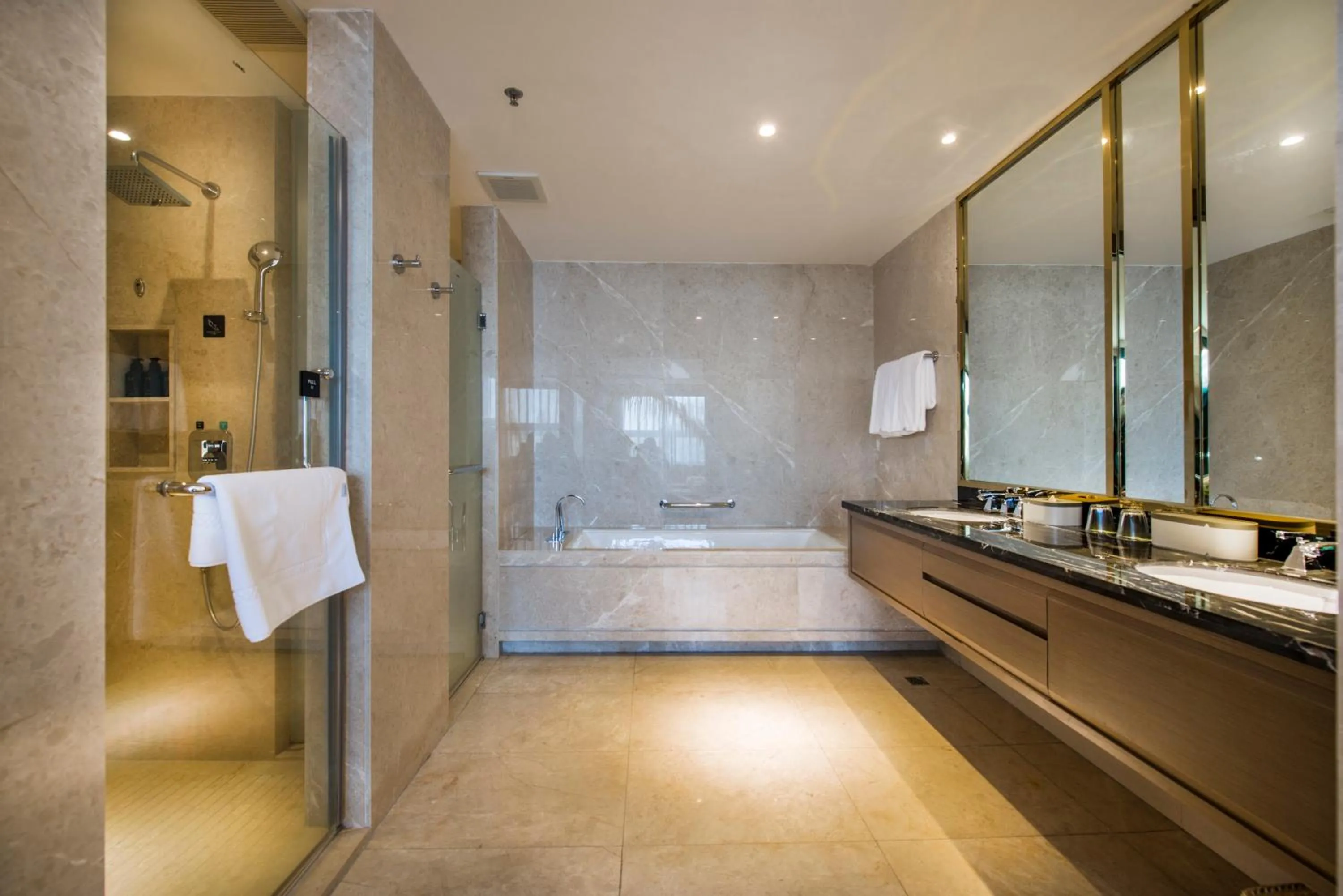 Atour X Hotel Yangjiang Jiangcheng Junyi Plaza