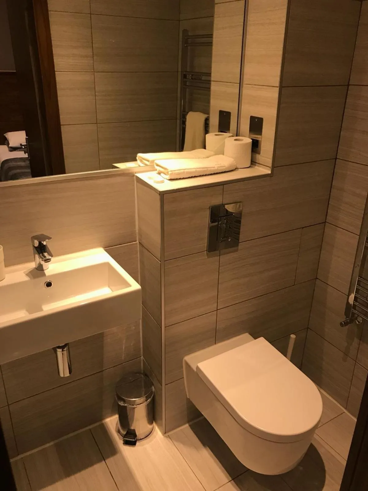 Single Room with Shared Bathroom in Leisure Inn Hotel