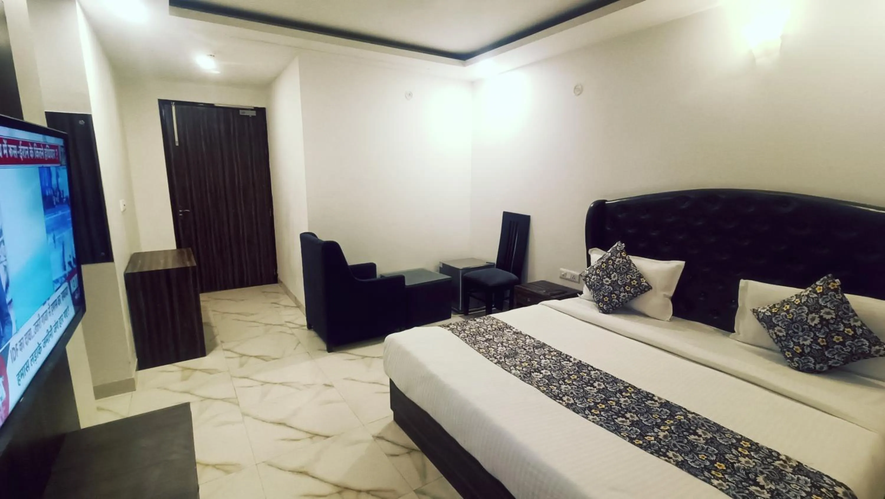 Property building, Bed in Mayda Residency By Mayda Hospitality Pvt. Ltd.