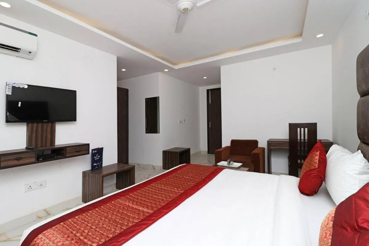 Property building, Bed in Mayda Residency By Mayda Hospitality Pvt. Ltd.