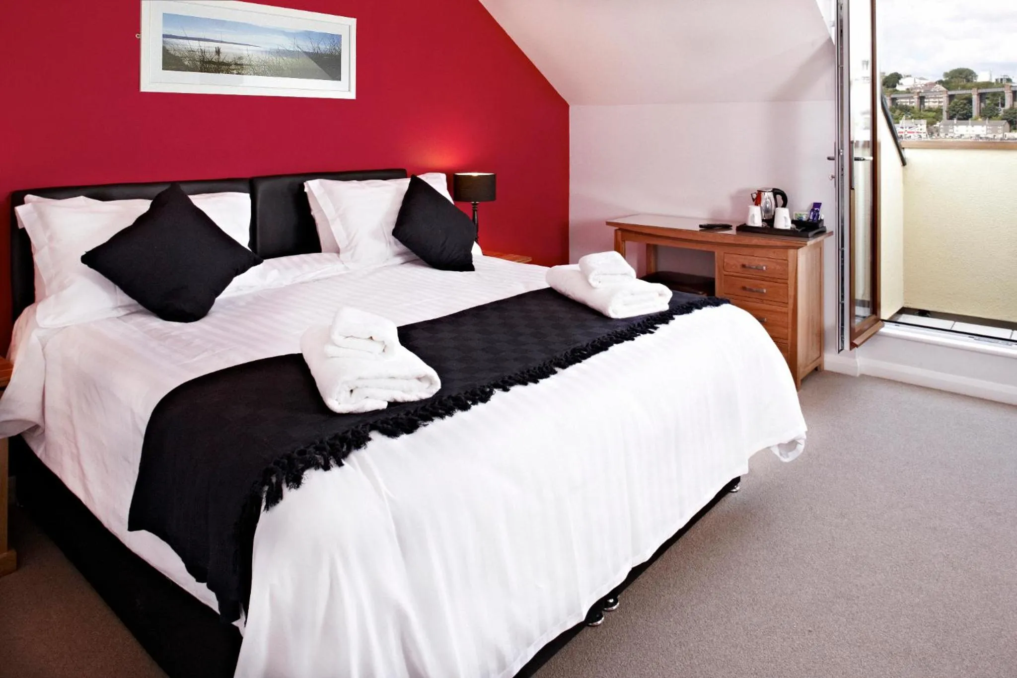 Day, Bed in The Ferry House Inn