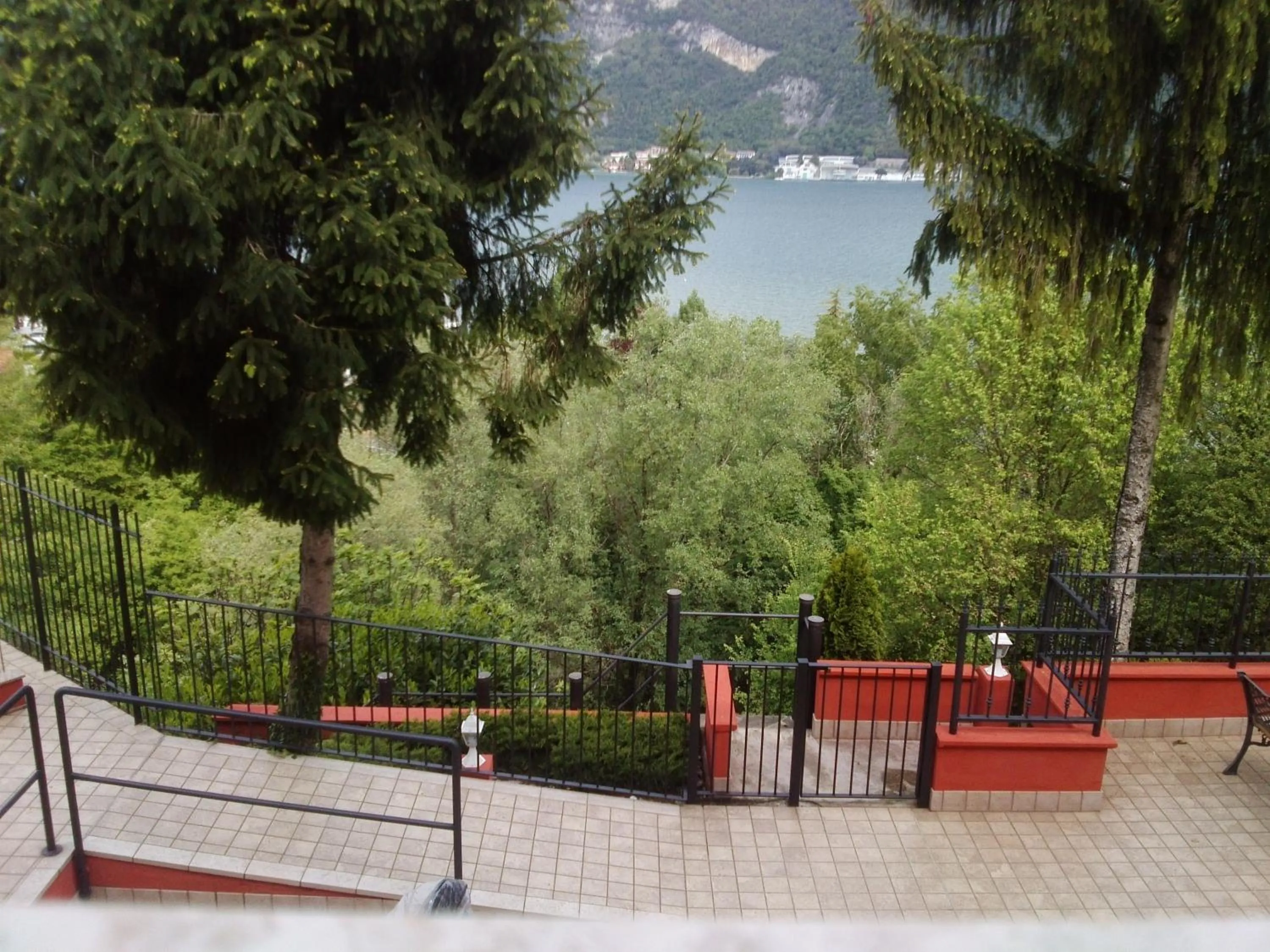 Spring in Hotel Empire Resort