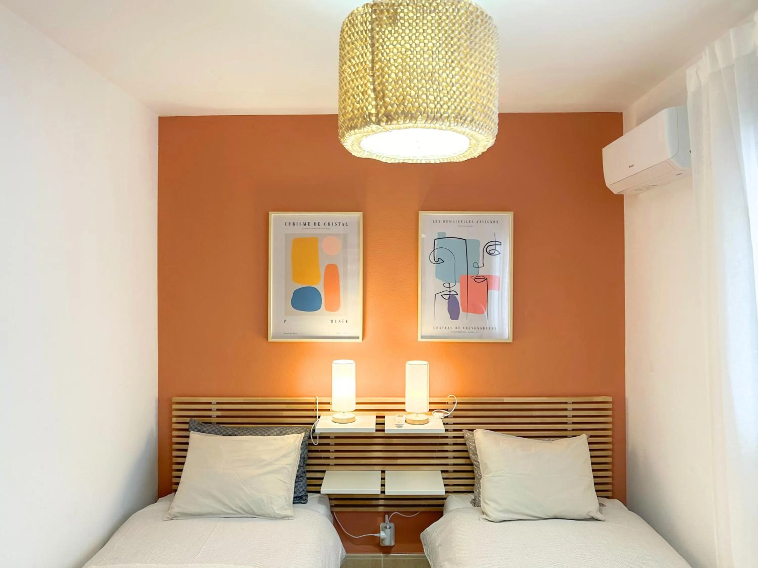 Bed in Moderne, lumineux, balcon, piscine, parking