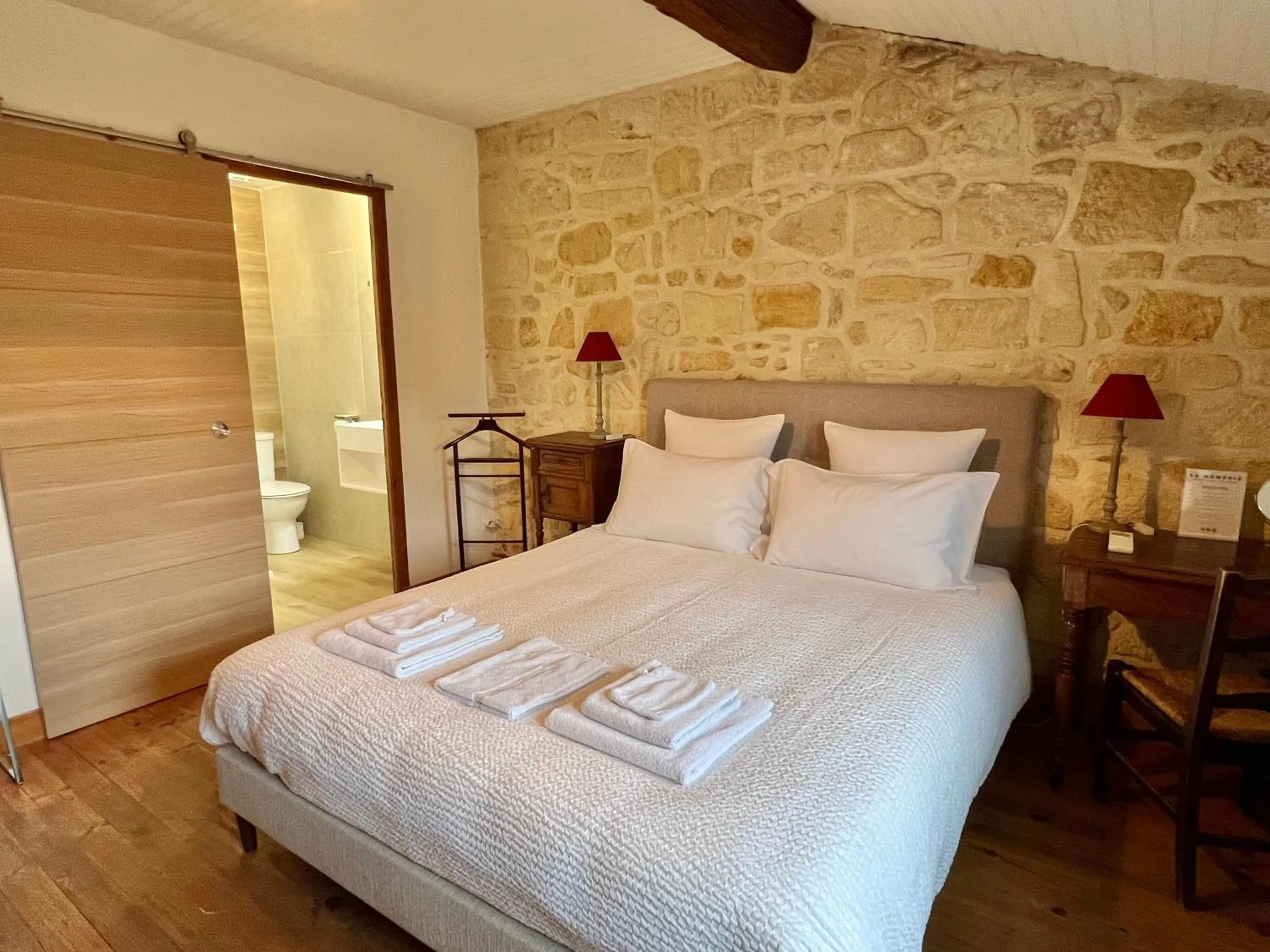 Photo of the whole room, Bed in La Gomerie Chambres d'Hotes