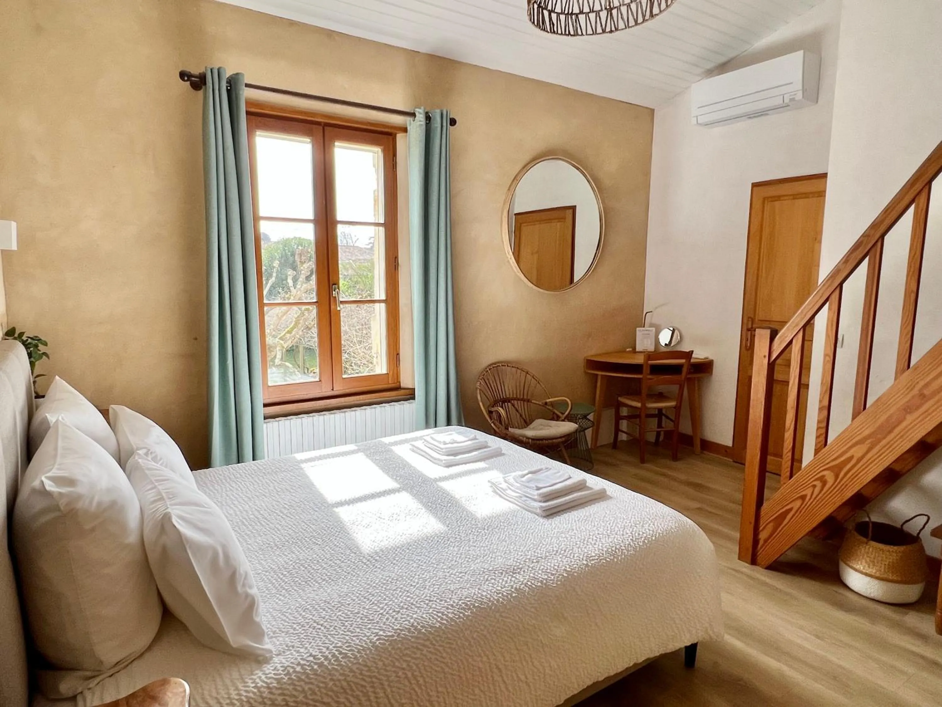 Photo of the whole room, Bed in La Gomerie Chambres d'Hotes