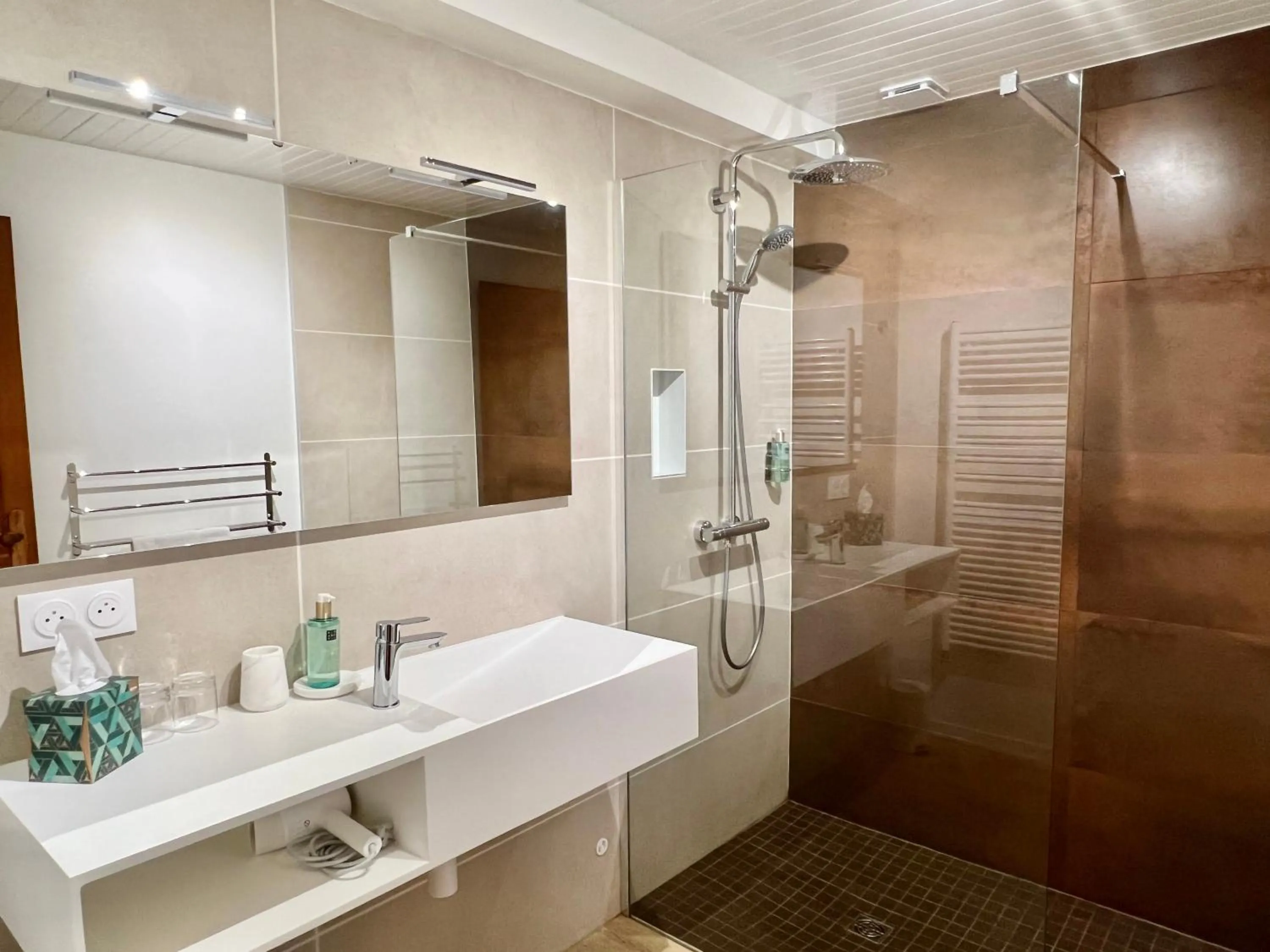 Bathroom in La Gomerie Chambres d'Hotes