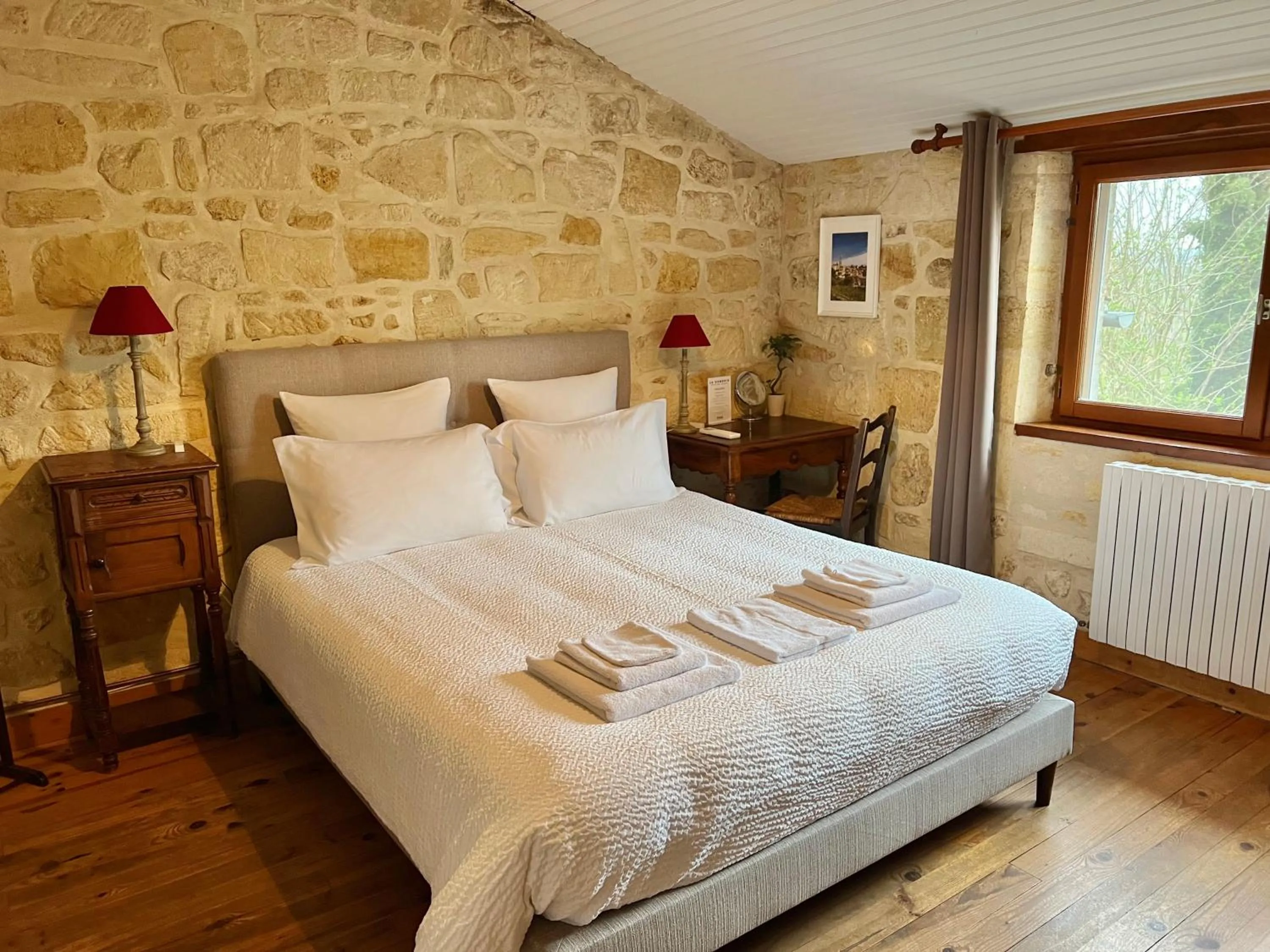 Photo of the whole room, Bed in La Gomerie Chambres d'Hotes