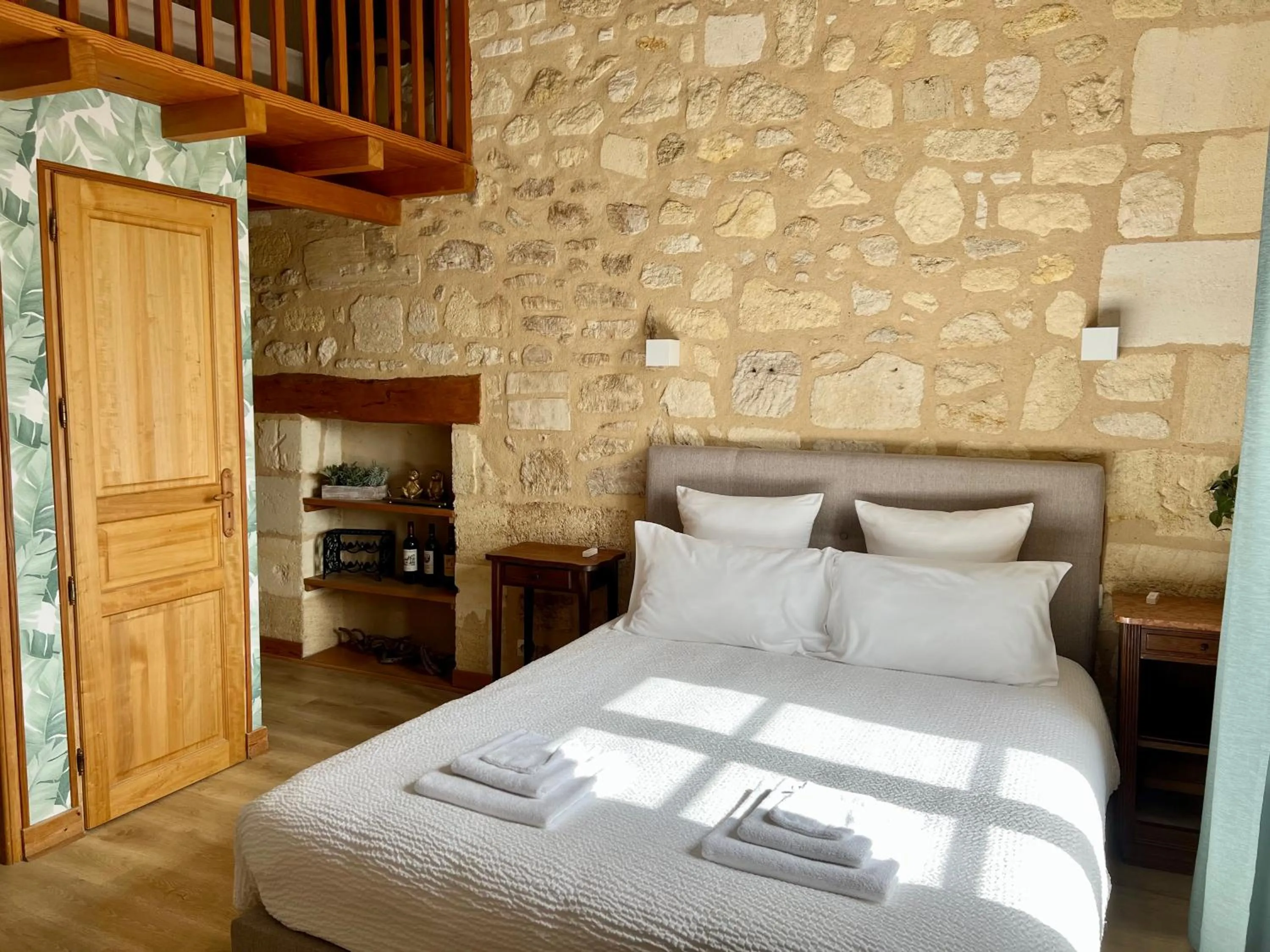 Photo of the whole room, Bed in La Gomerie Chambres d'Hotes