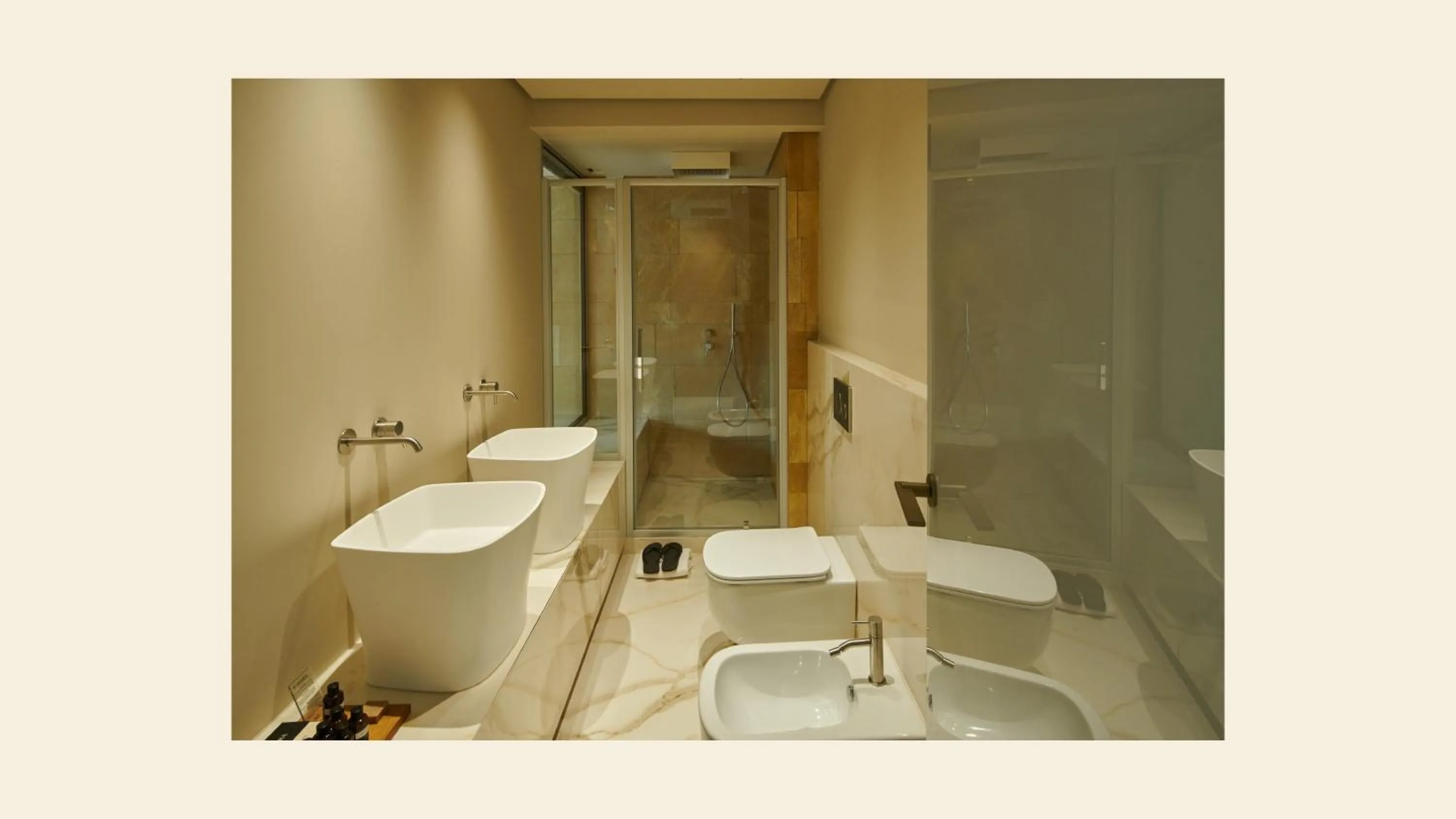 Shower in Palazzo Sangiorgio