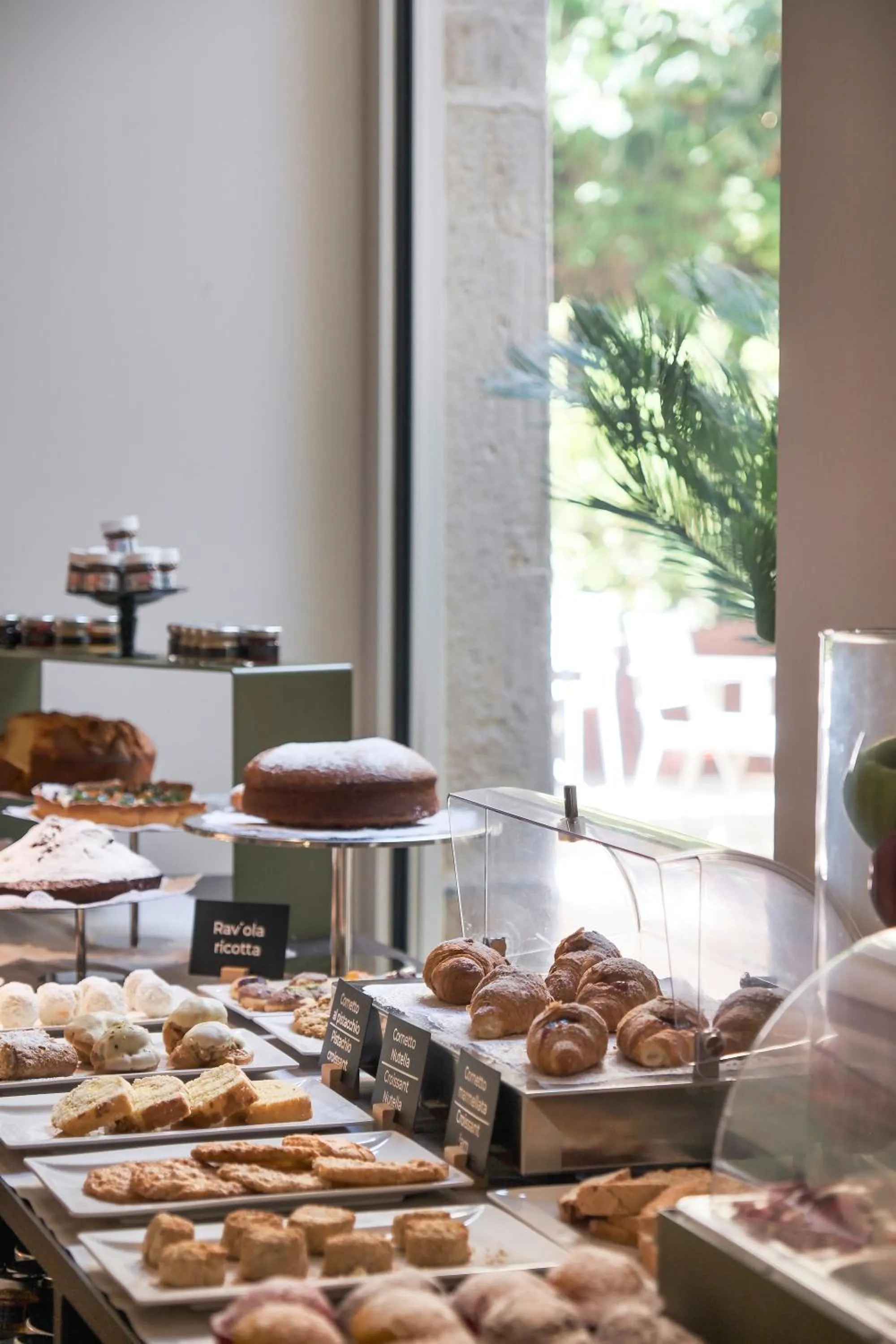 Breakfast in Palazzo Sangiorgio