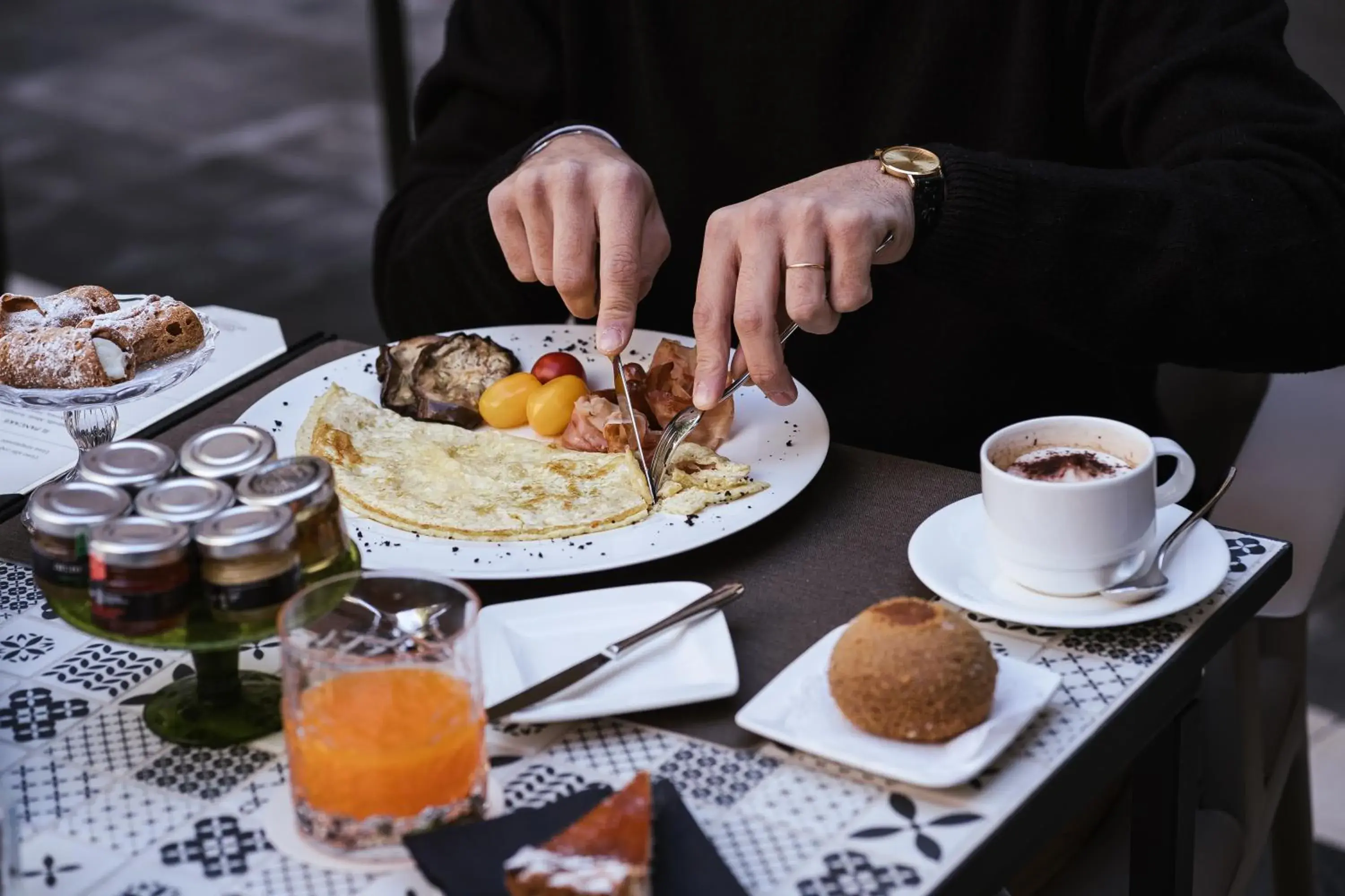 Breakfast in Palazzo Sangiorgio Breakfast in Palazzo Sangiorgio