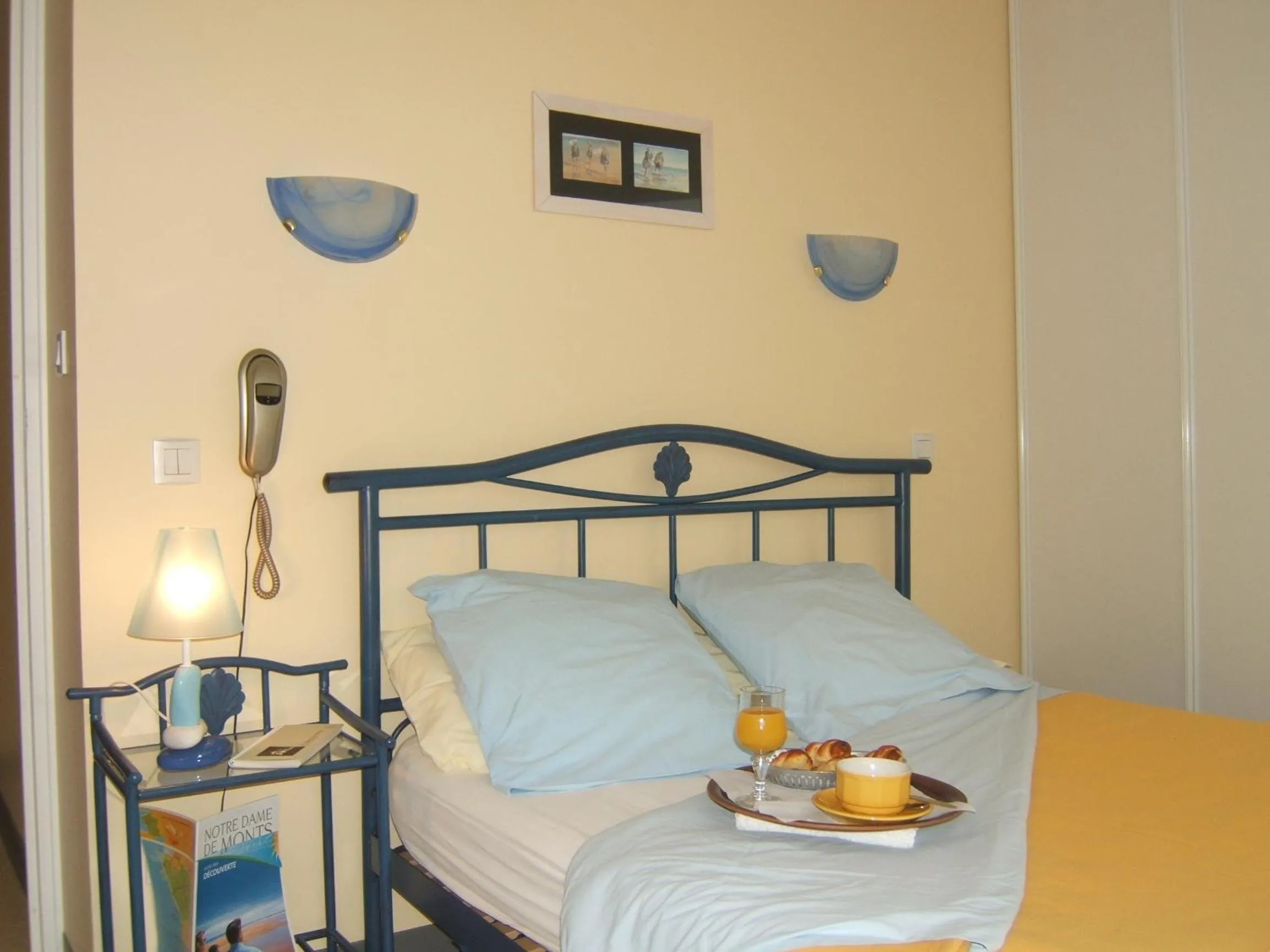 Bedroom in Hôtel de l'Océan