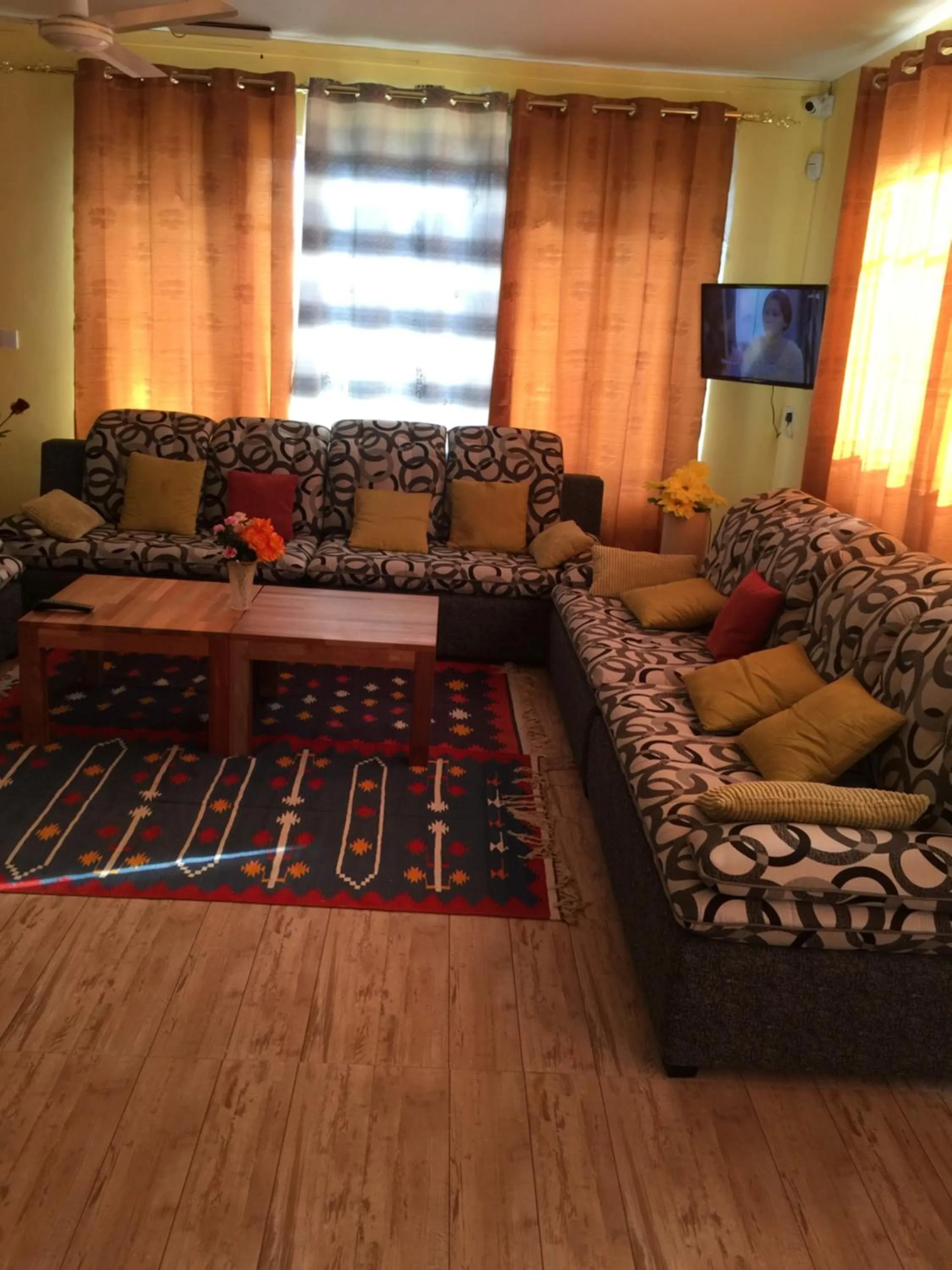 Communal lounge/ TV room in Bob Apartments