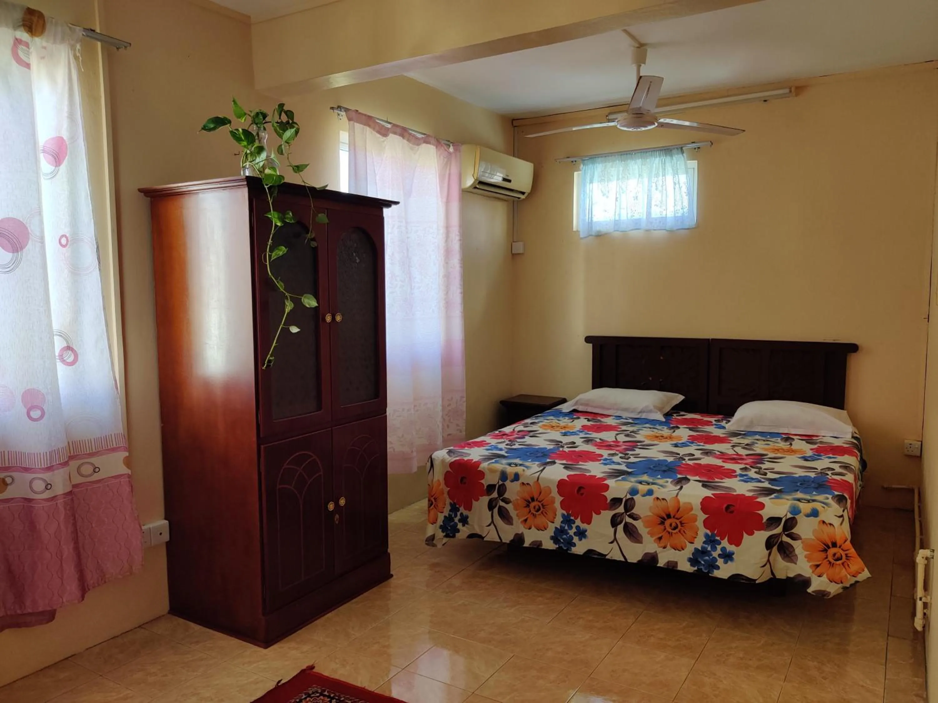 Photo of the whole room, Bed in Bob Apartments