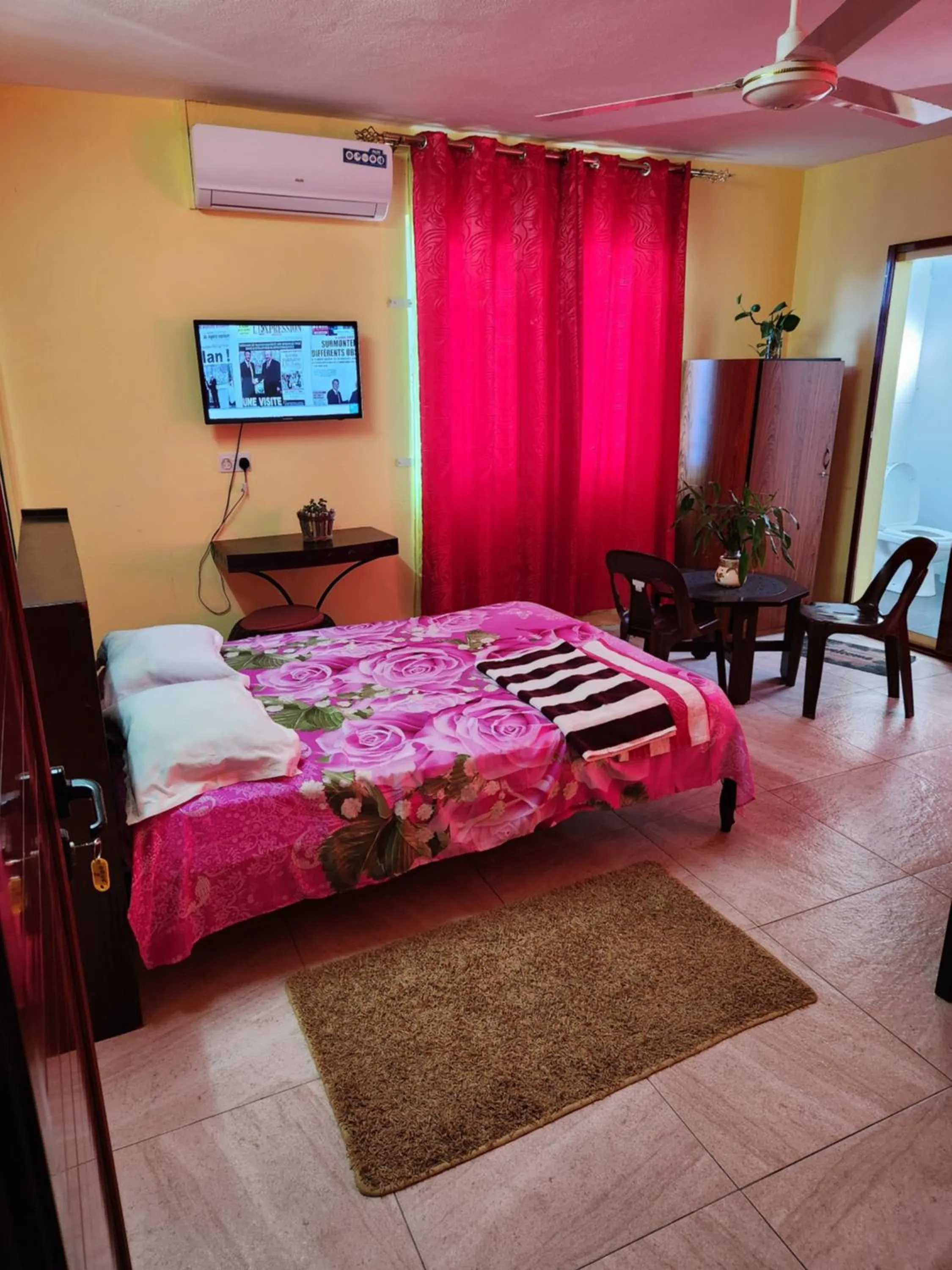 Family, Bed in Bob Apartments