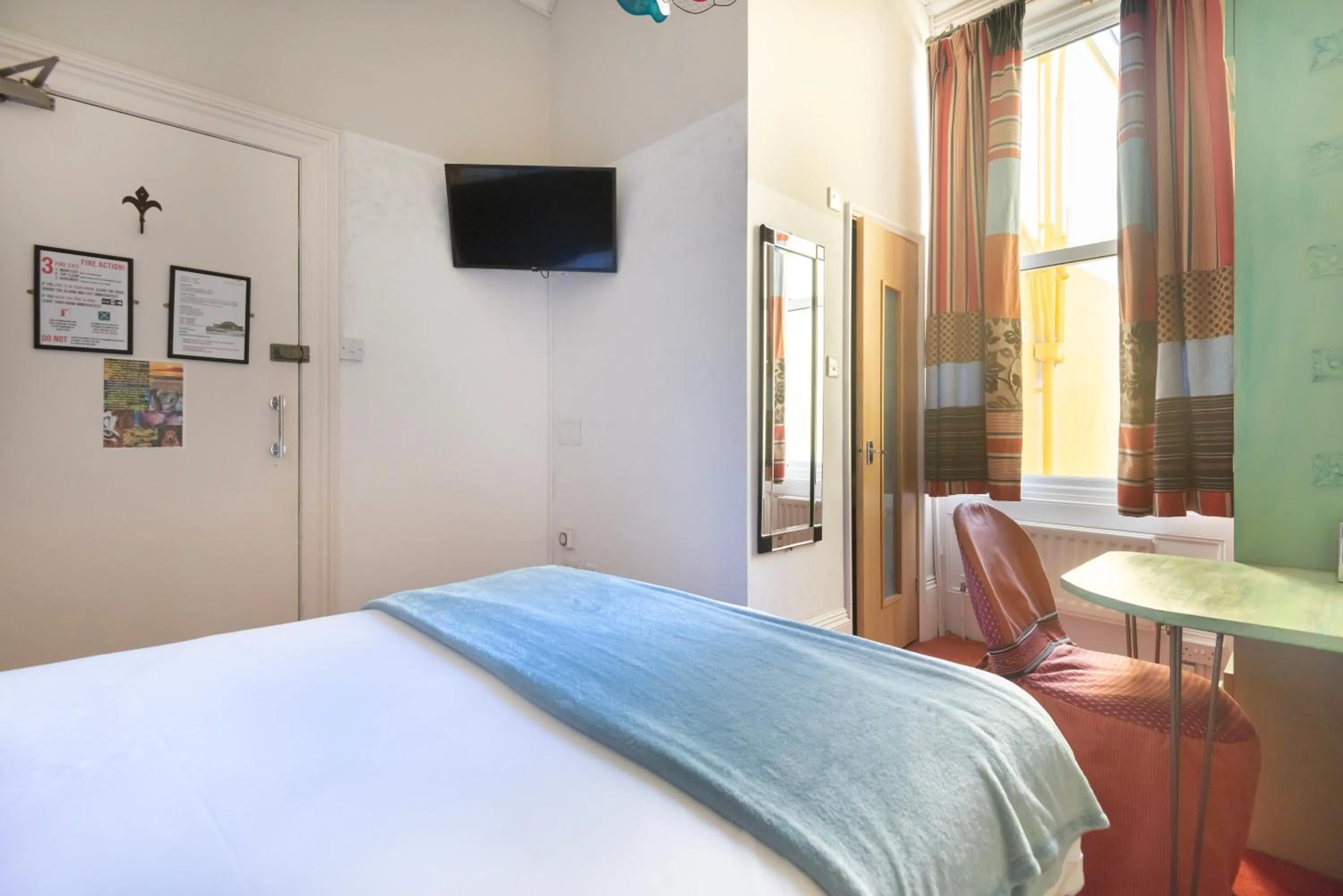 TV and multimedia, Bed in INNit Cavalaire