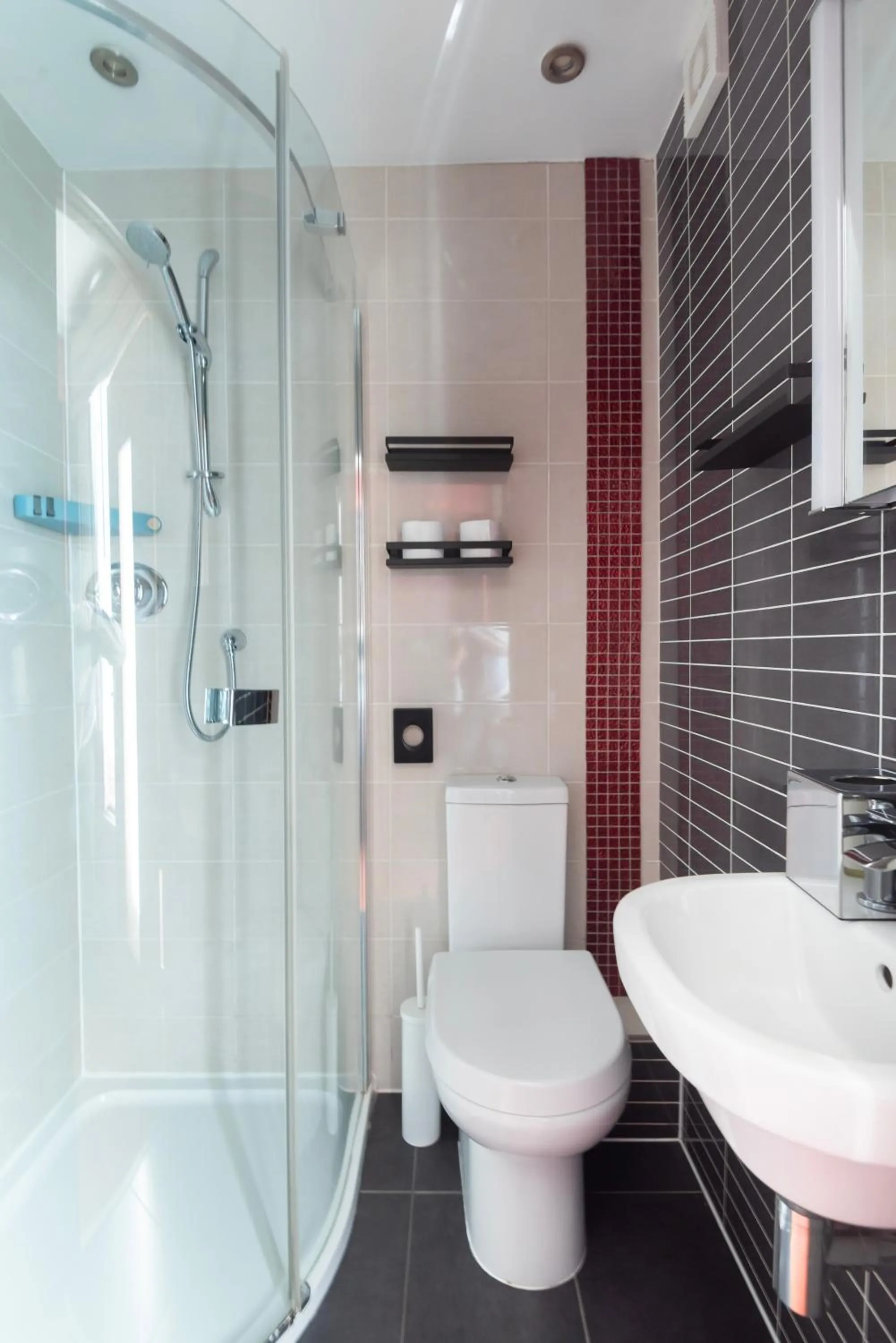 Shower in INNit Cavalaire