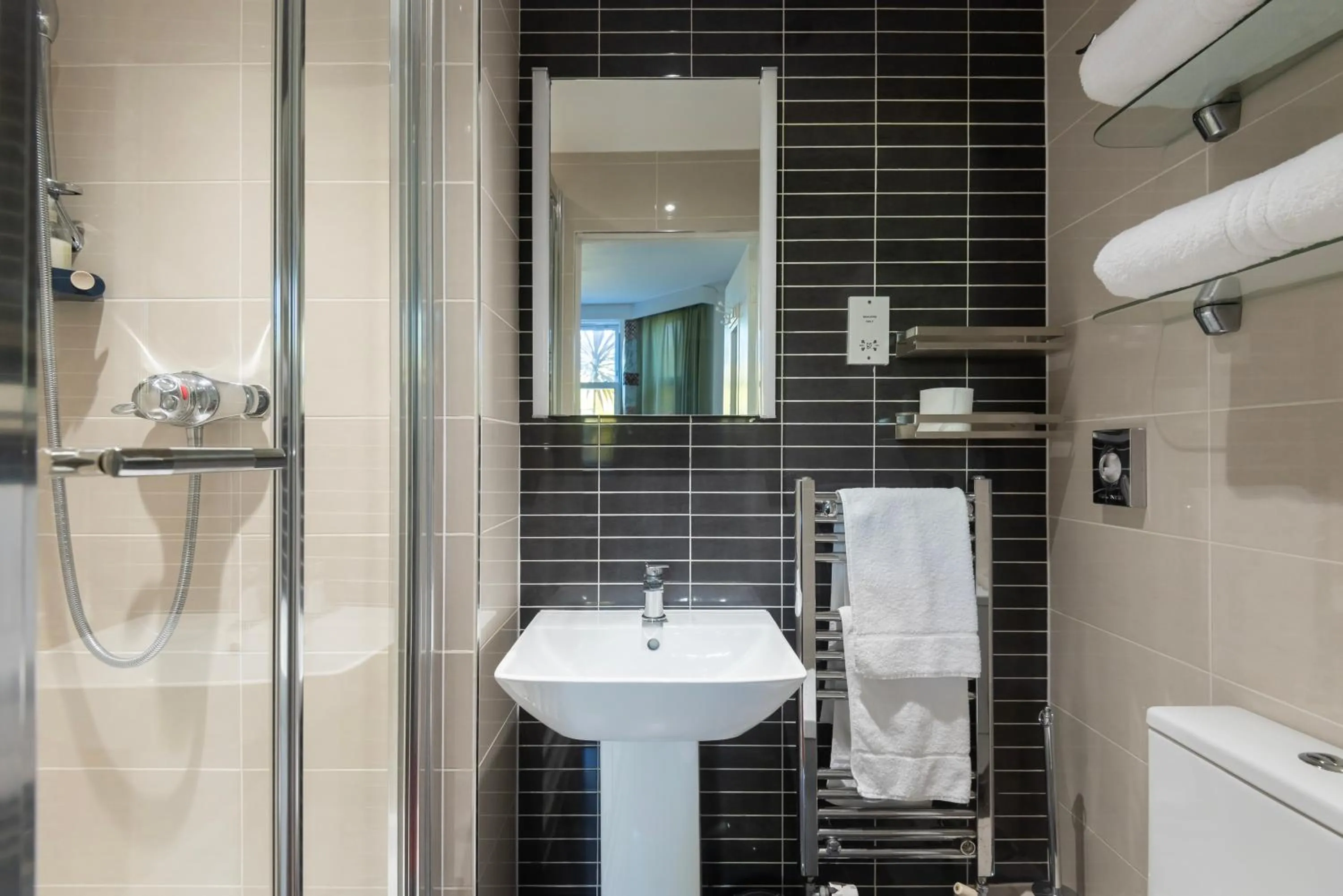 Shower in INNit Cavalaire