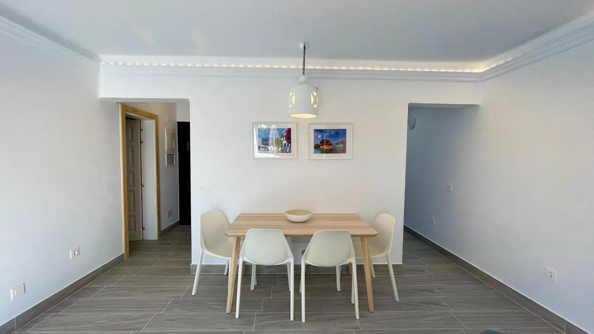 Dining area in Palmeras Garden