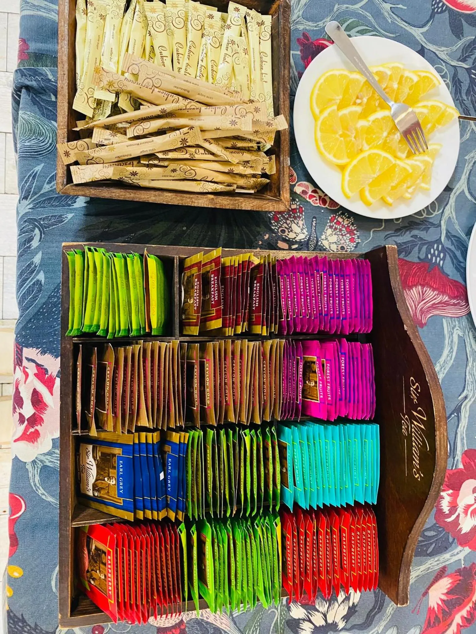 Food and drinks in Old Tree Home & Restaurant